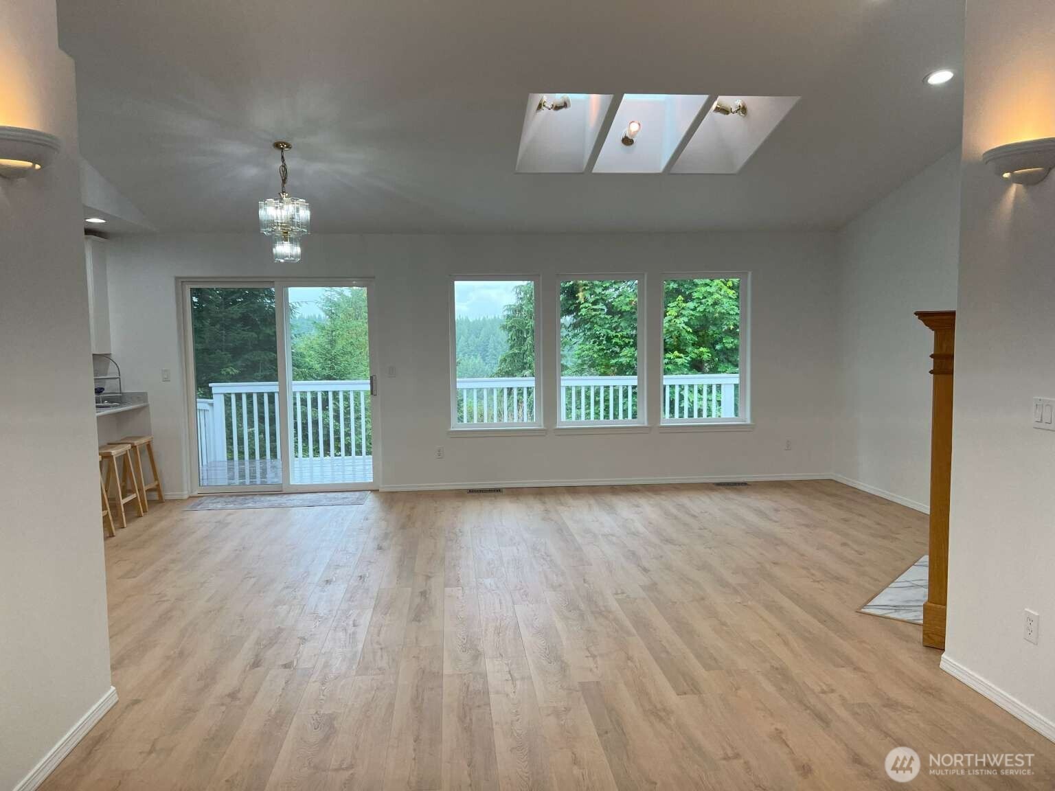 9106 Joelle Lane Property Photo 8