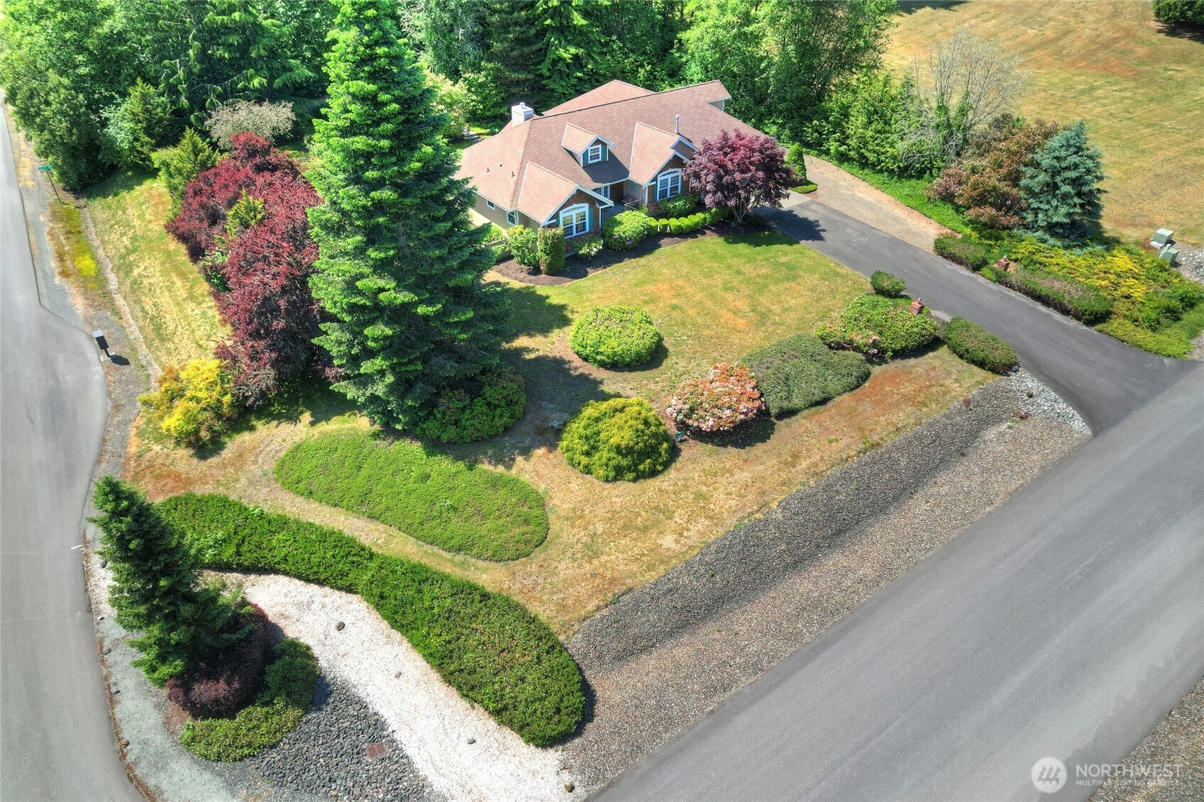418 158th Place Property Photo 2