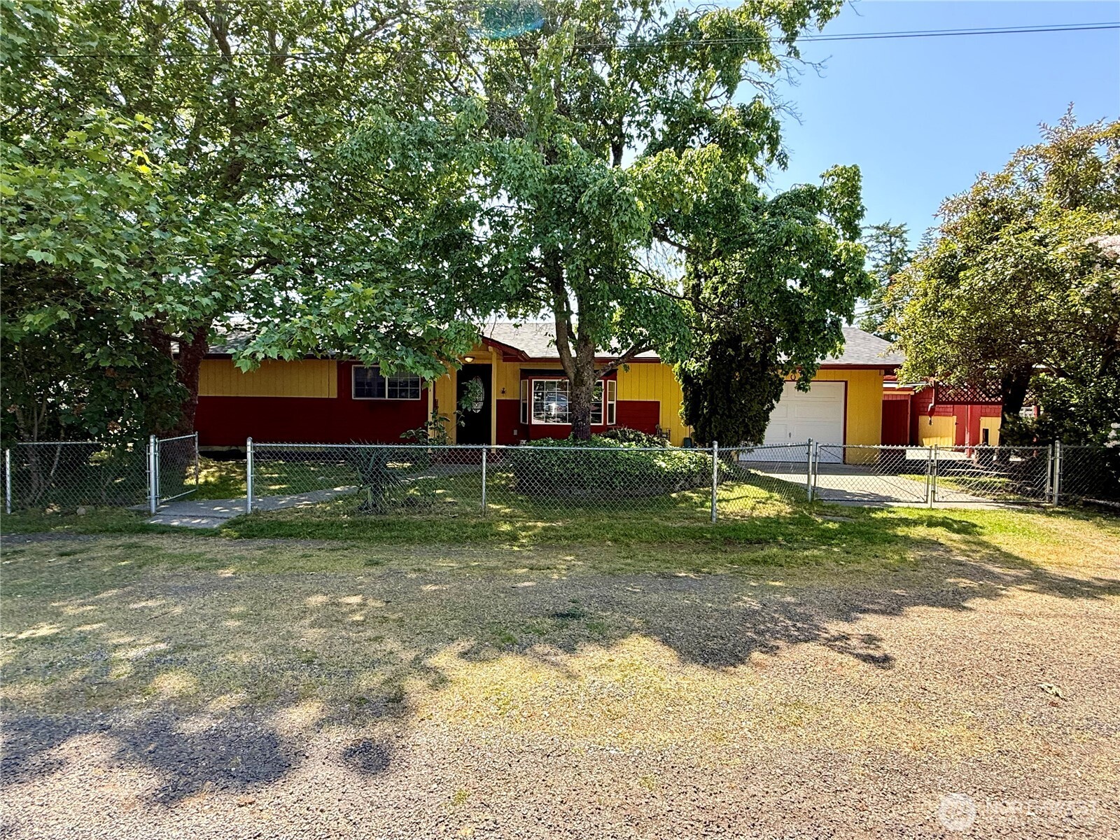 201 Montana Street Property Photo 1