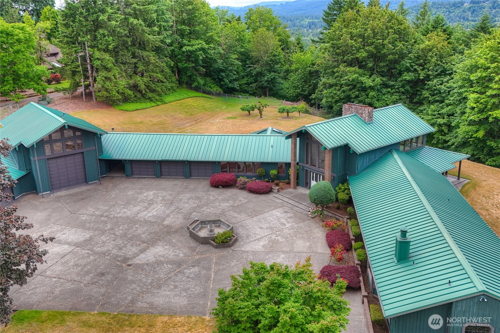 3011 Bush Mountain Court Property Photo 2