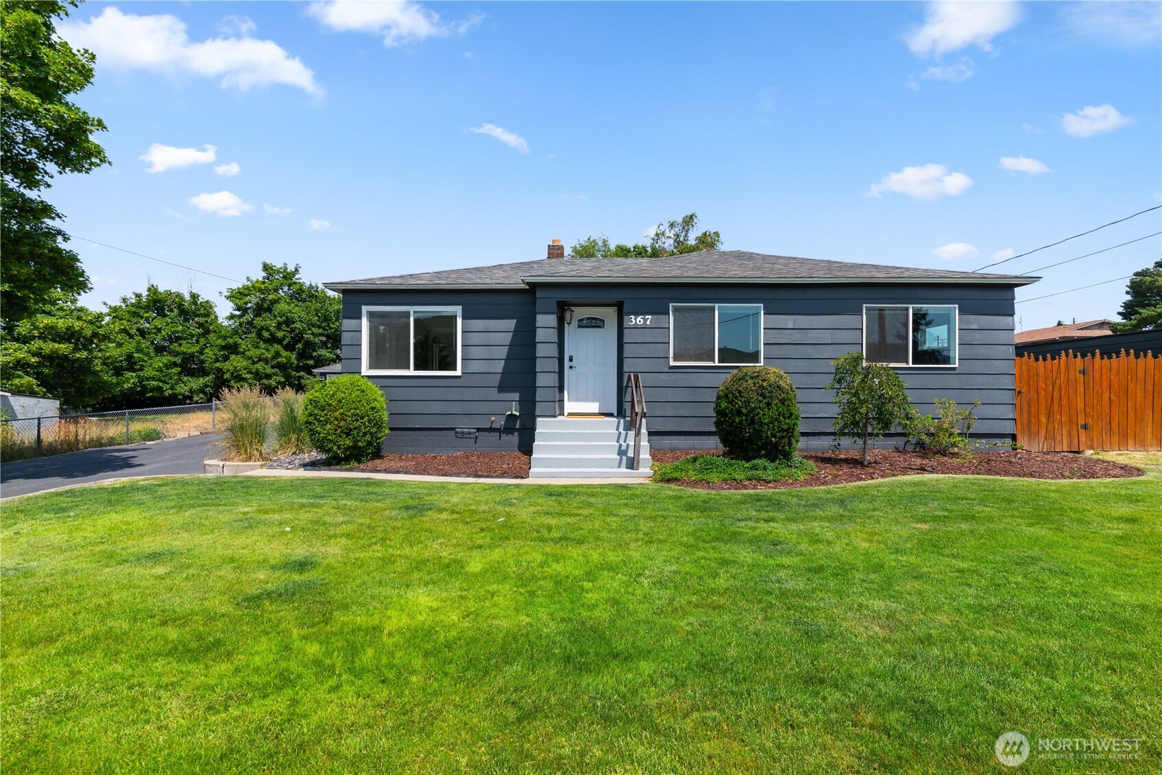 367 1st Street Property Photo 1