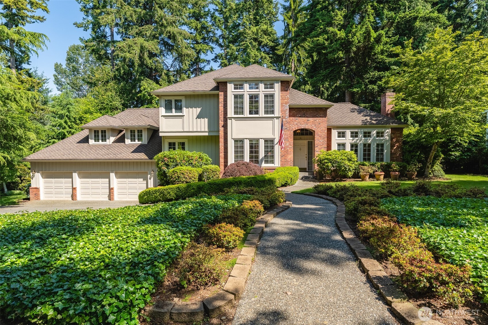 4 Shorewood Drive Property Photo 1