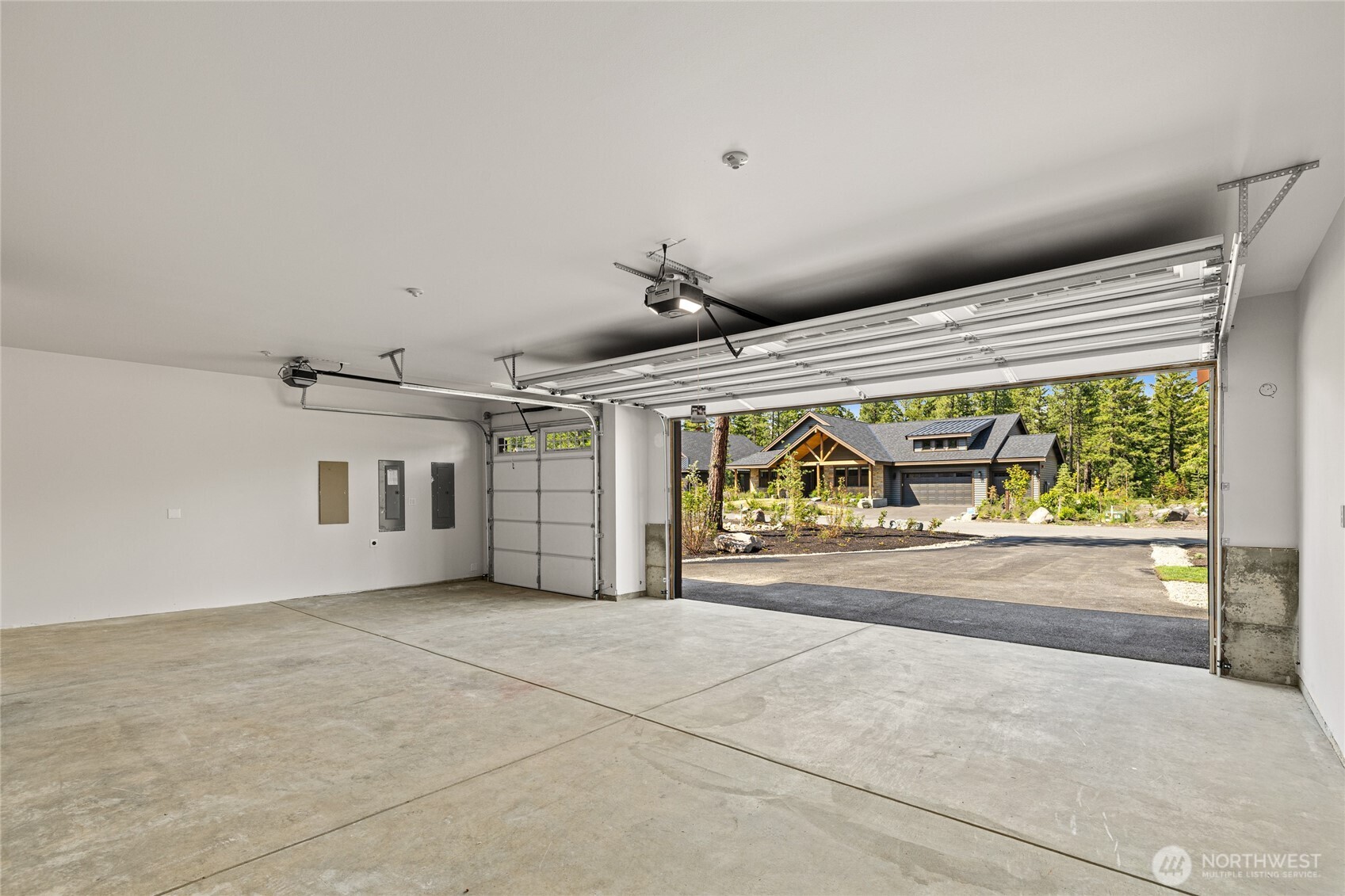 1061 Domerie Park Loop Property Photo 6