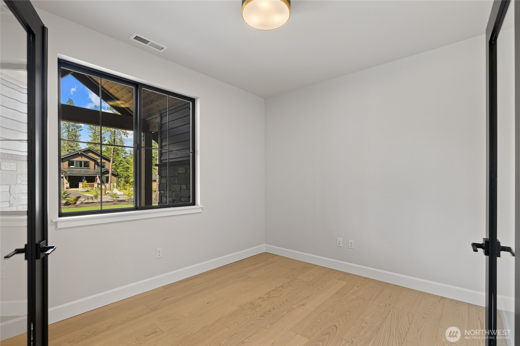 1061 Domerie Park Loop Property Photo 10