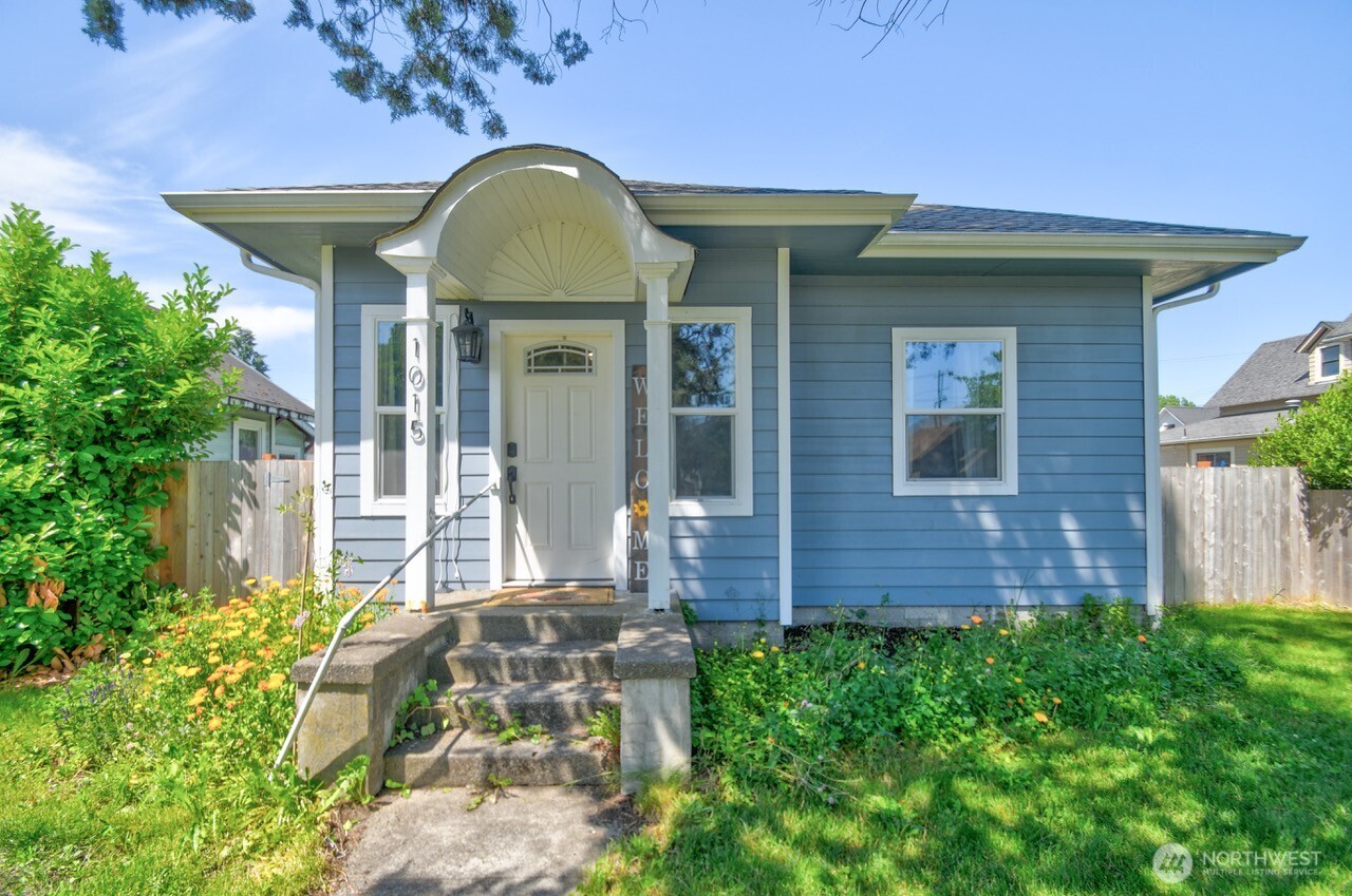 1015 N Pearl Street Property Photo 1
