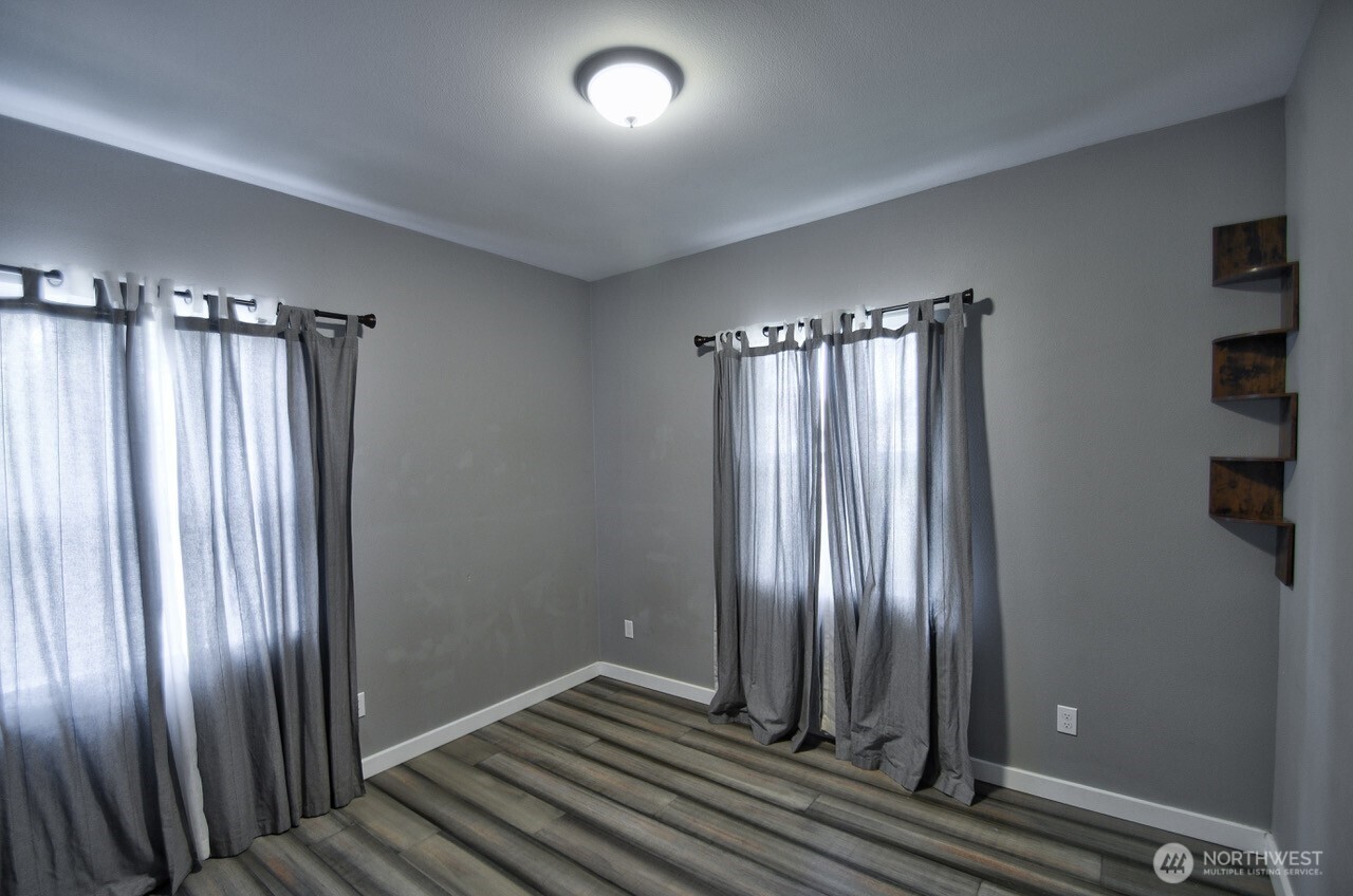 1015 N Pearl Street Property Photo 10