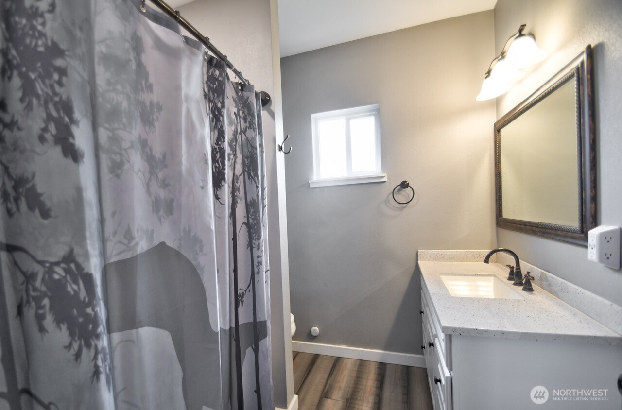 1015 N Pearl Street Property Photo 12