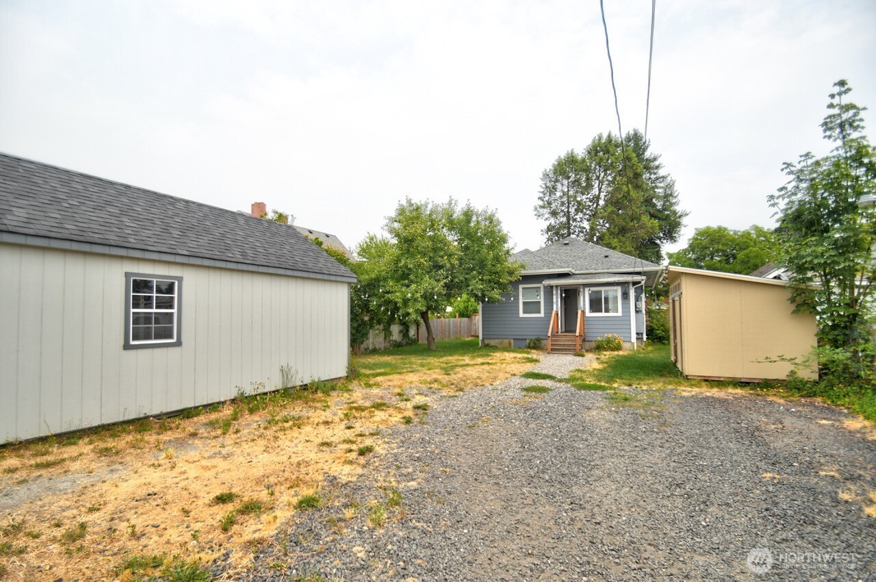 1015 N Pearl Street Property Photo 24