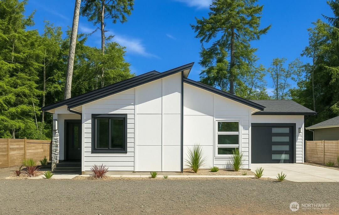 366 Lake View Loop Property Photo 1