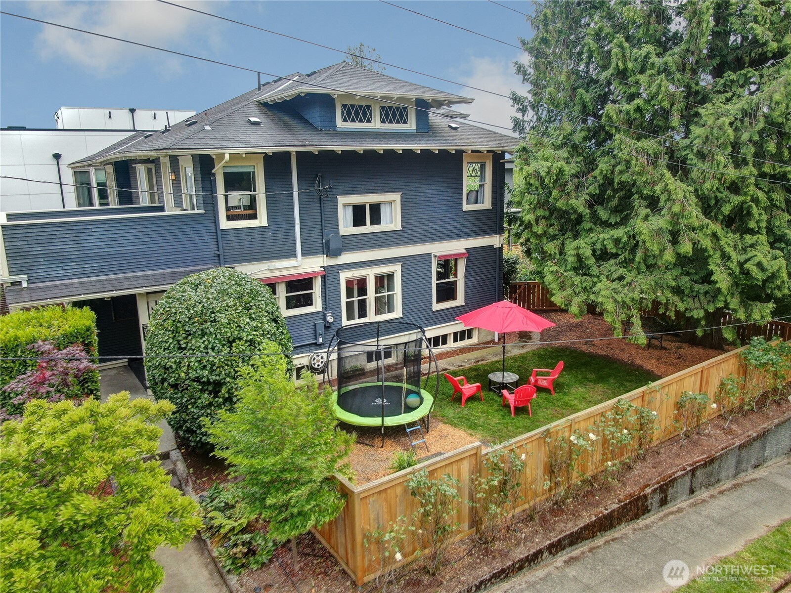 5202 S Holly Street Property Photo 24