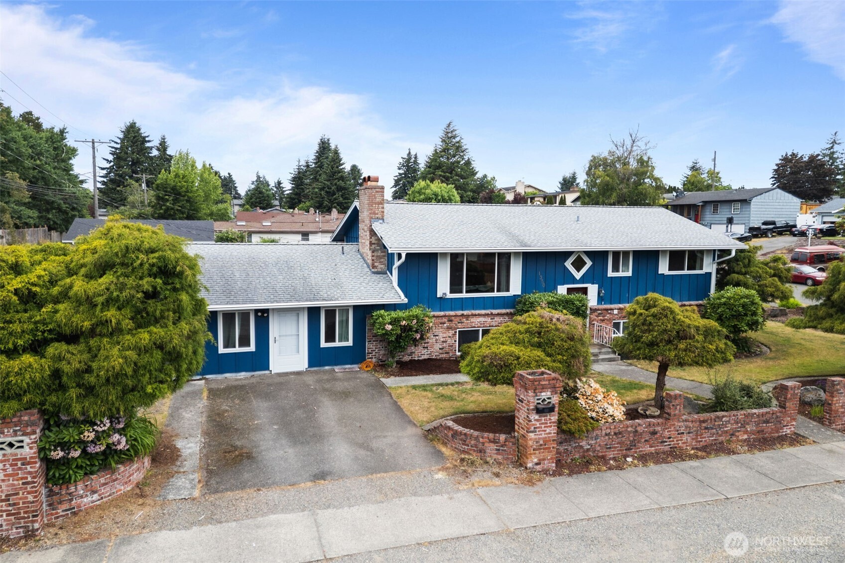 1350 S Woodlawn Street Property Photo 1