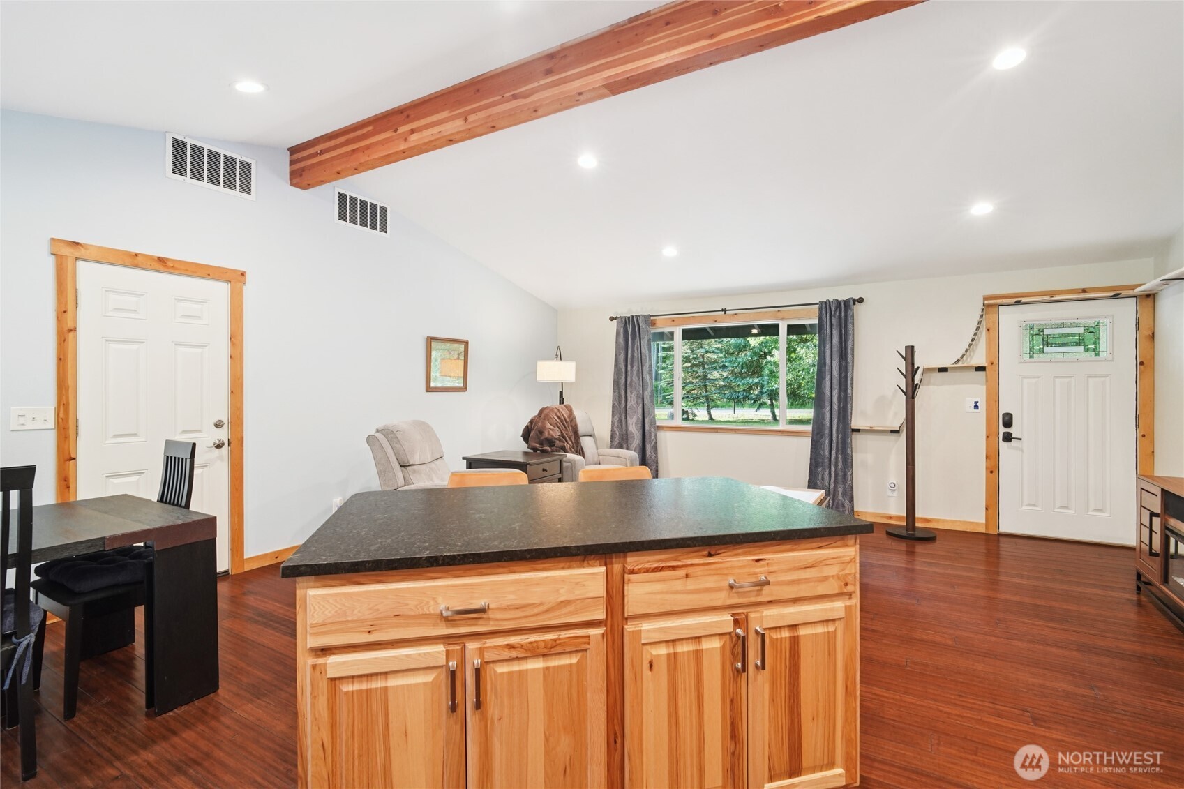 11924 210th Street Property Photo 6