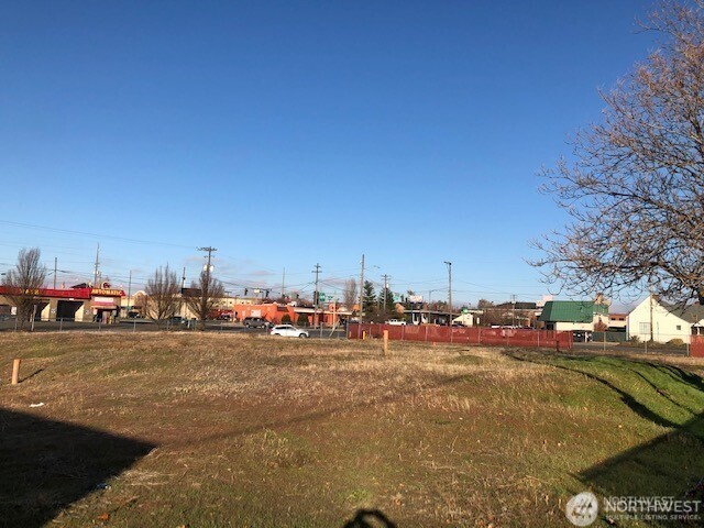703 W Main Street Property Photo 1