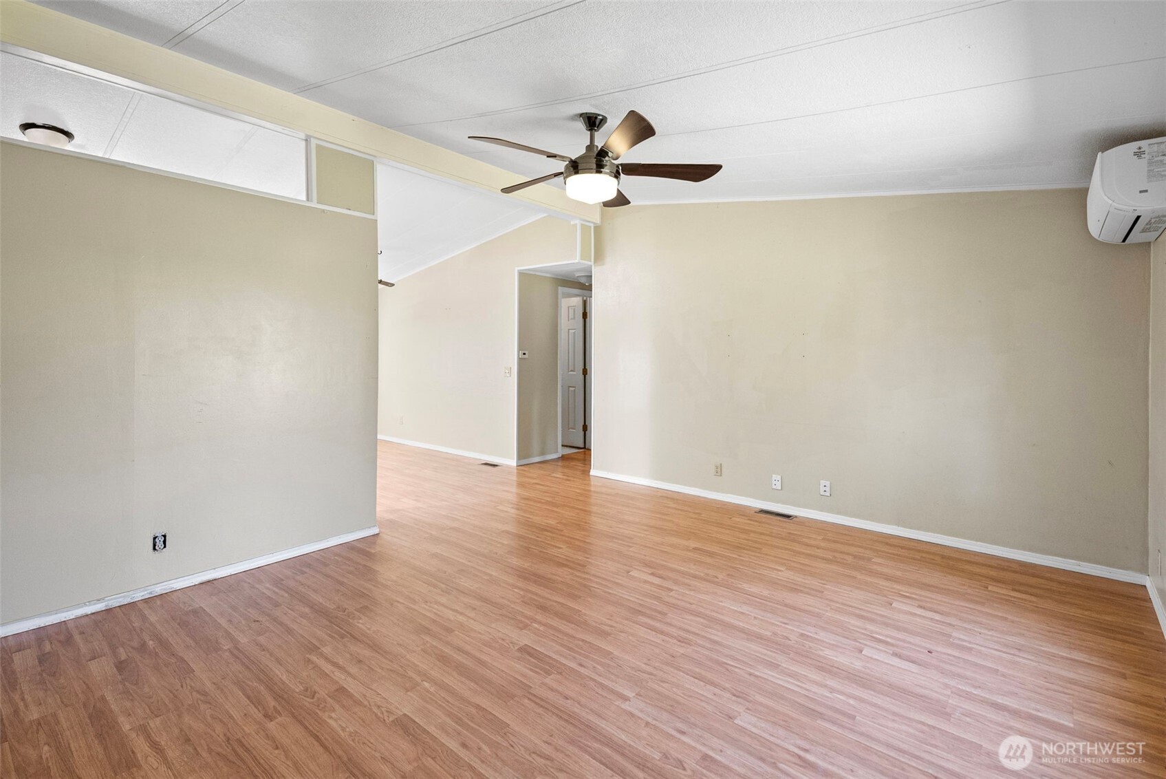 4133 W N Street Property Photo 4