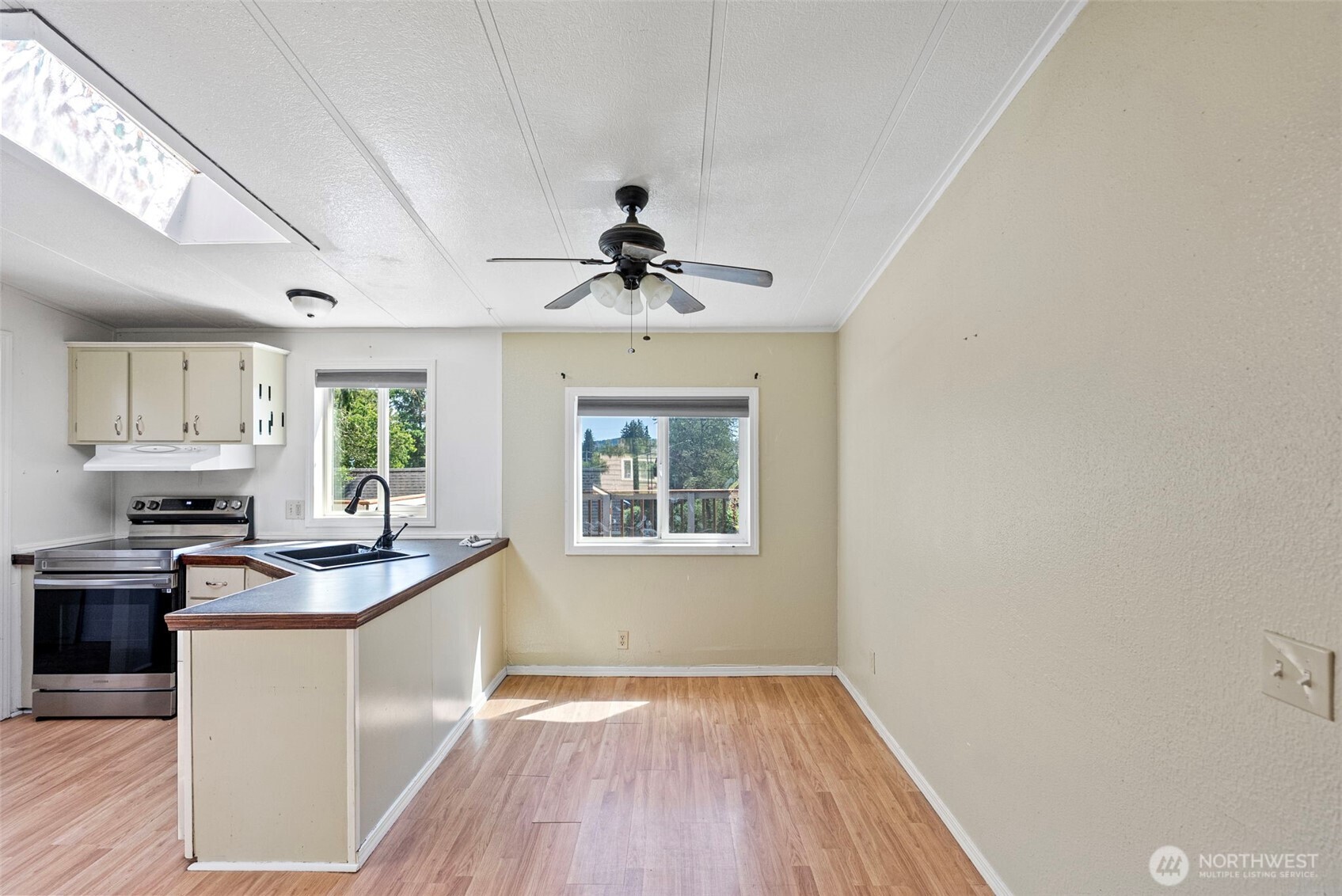 4133 W N Street Property Photo 7
