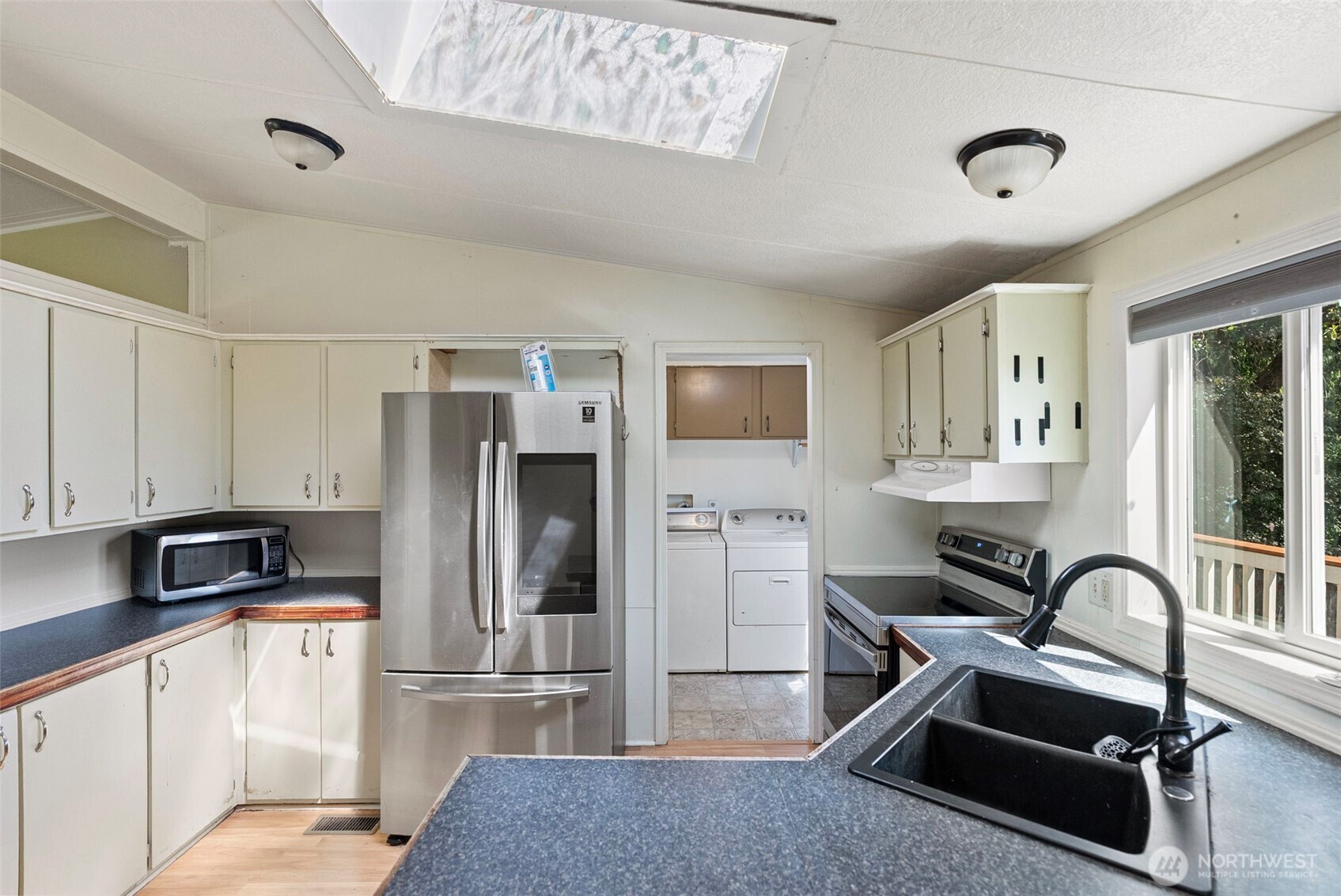 4133 W N Street Property Photo 10