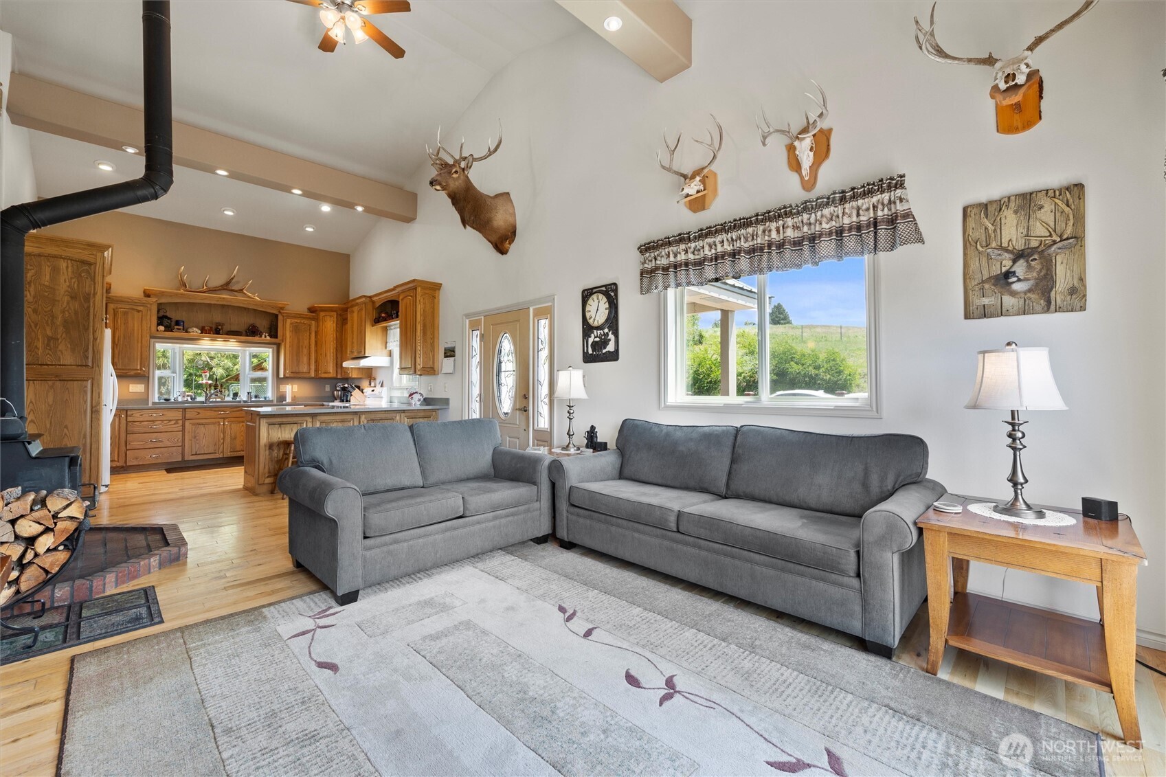 6379 Lewis Peak Road Property Photo 9
