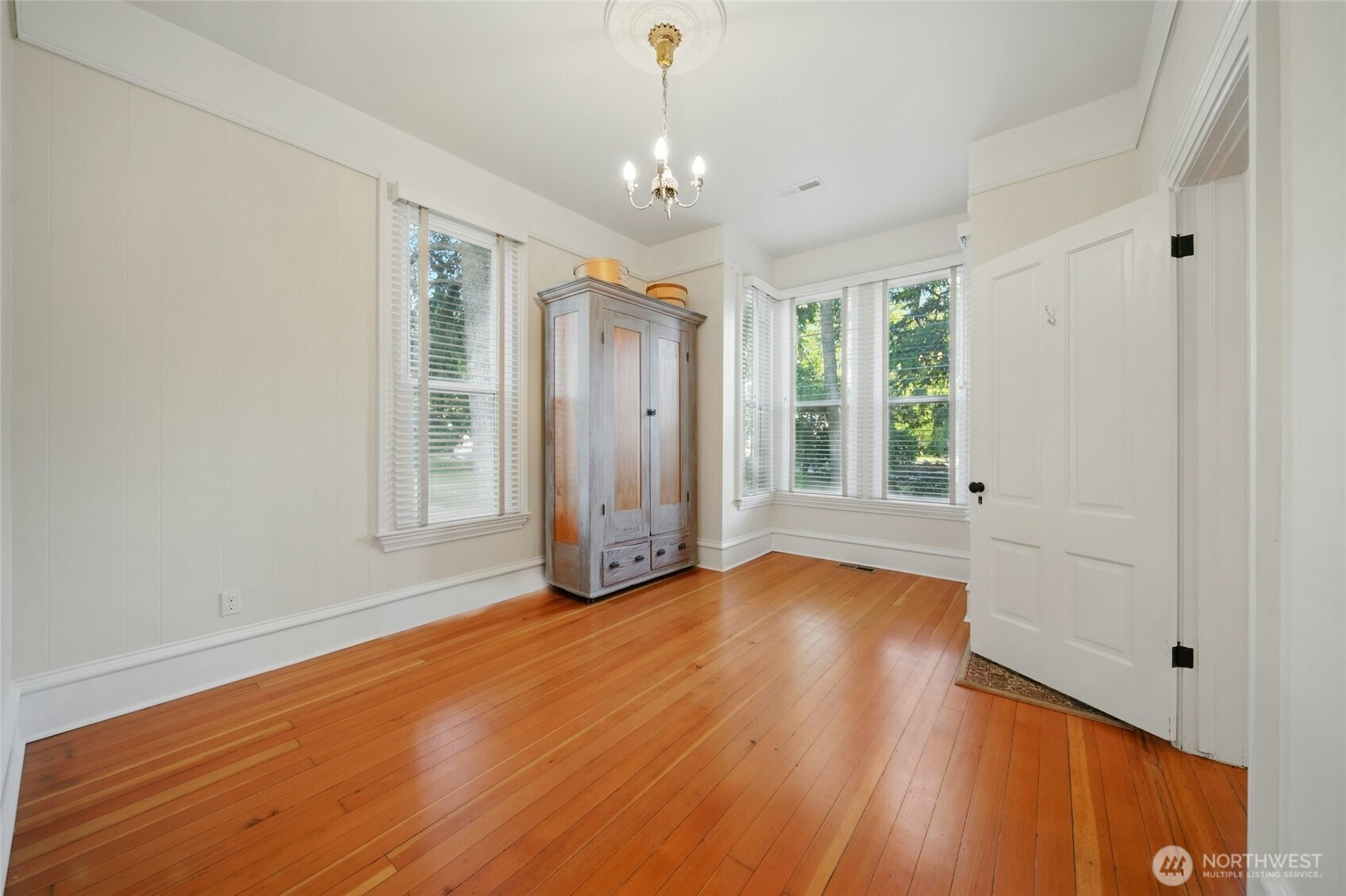 415 Preston Avenue Property Photo 10