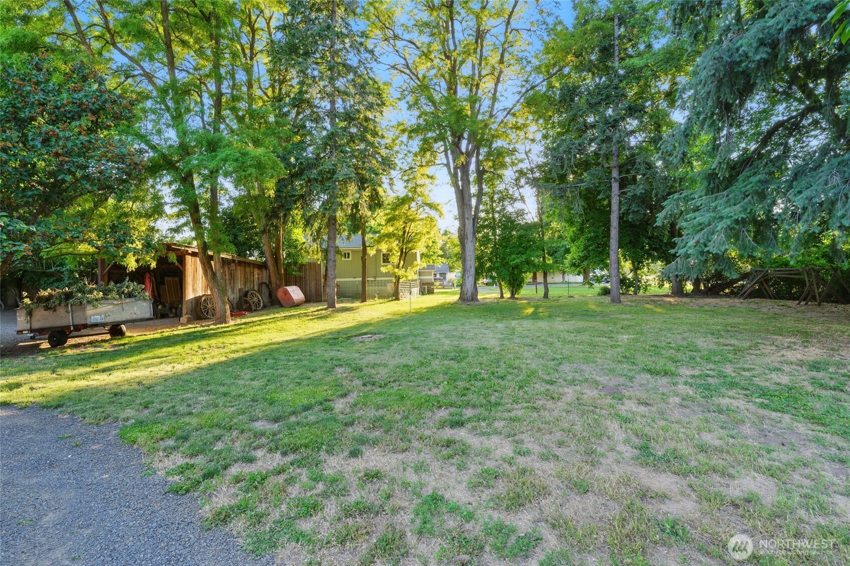 415 Preston Avenue Property Photo 35