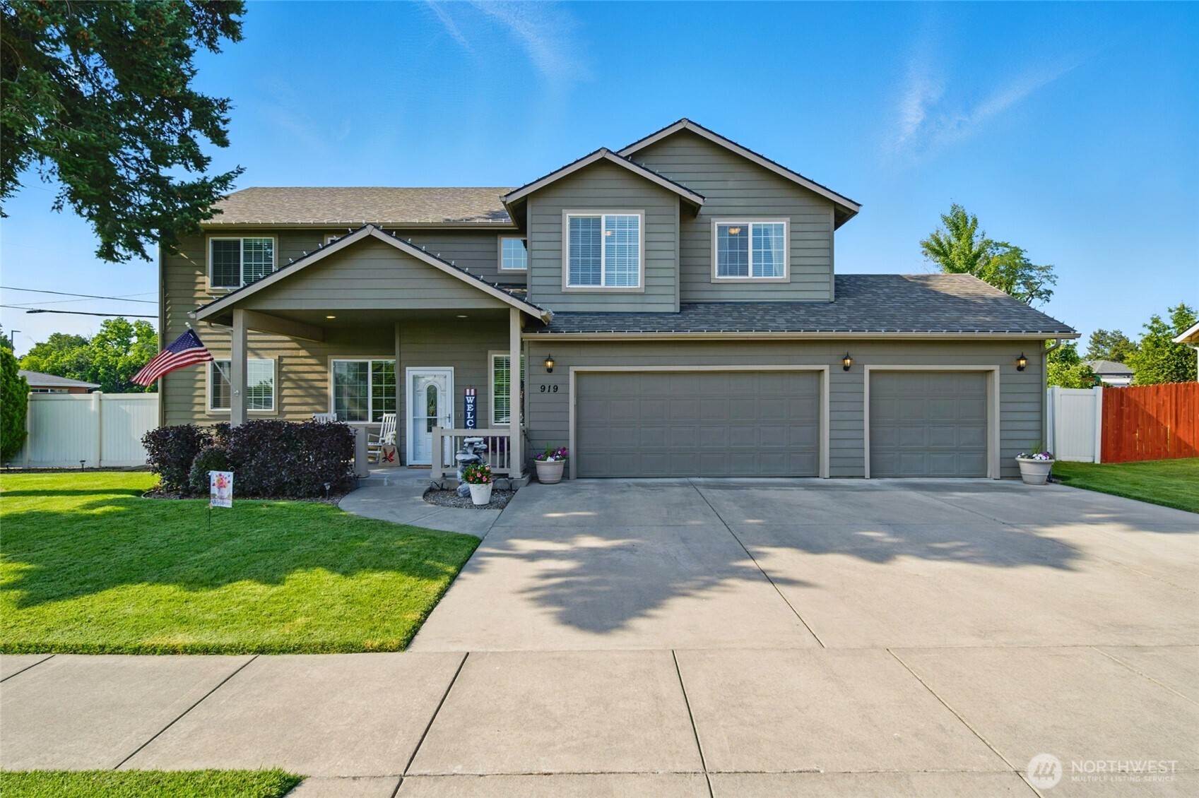 919 Carmella Street Property Photo 1