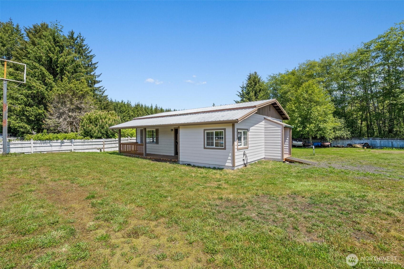 10610 Us Highway 101 Property Photo 1