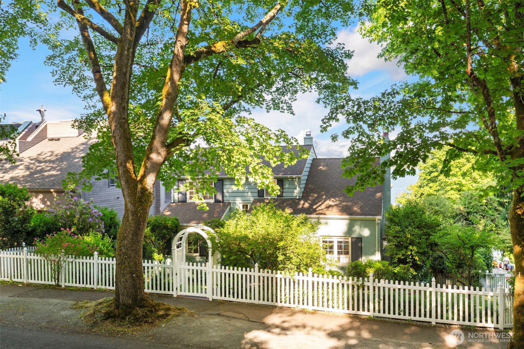 1702 Lake Washington Boulevard Property Photo 2