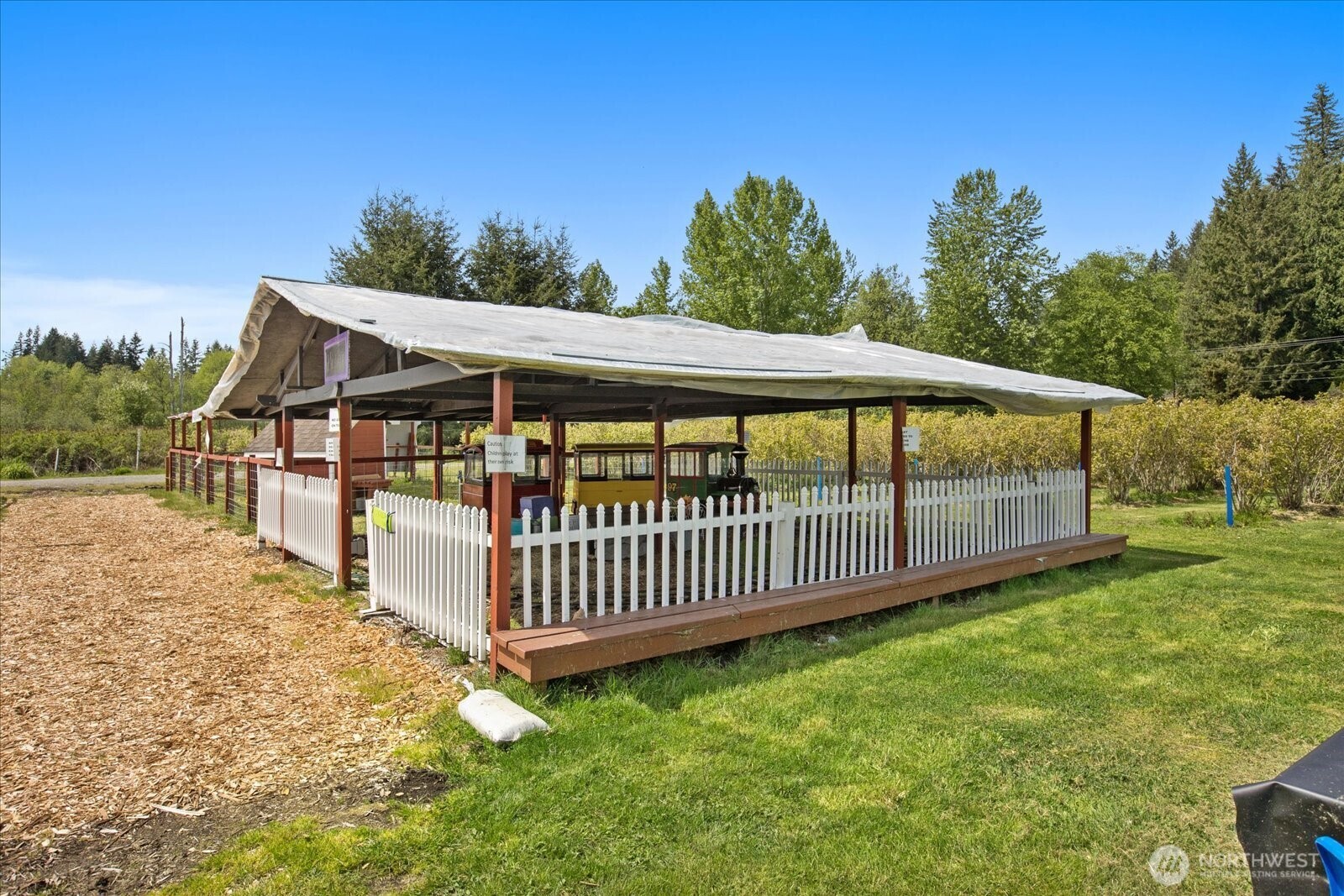 5628 Grandview Road Property Photo 8