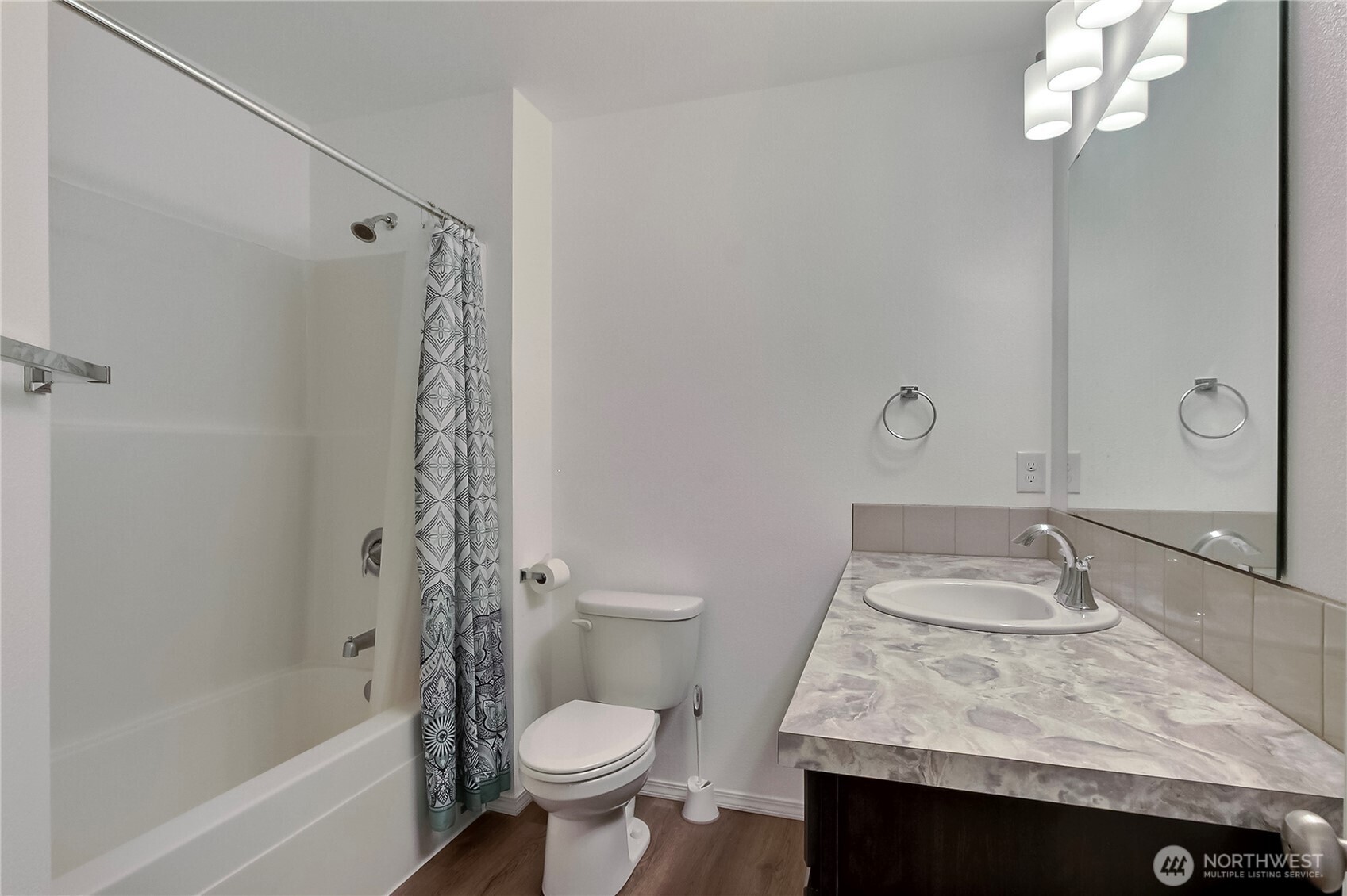 250 Hewitt Road 23 Property Photo 8
