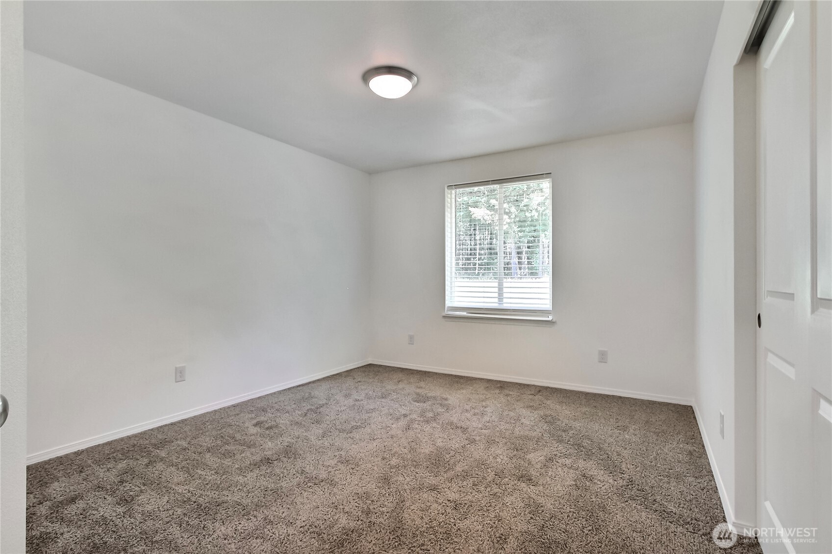 250 Hewitt Road 23 Property Photo 11