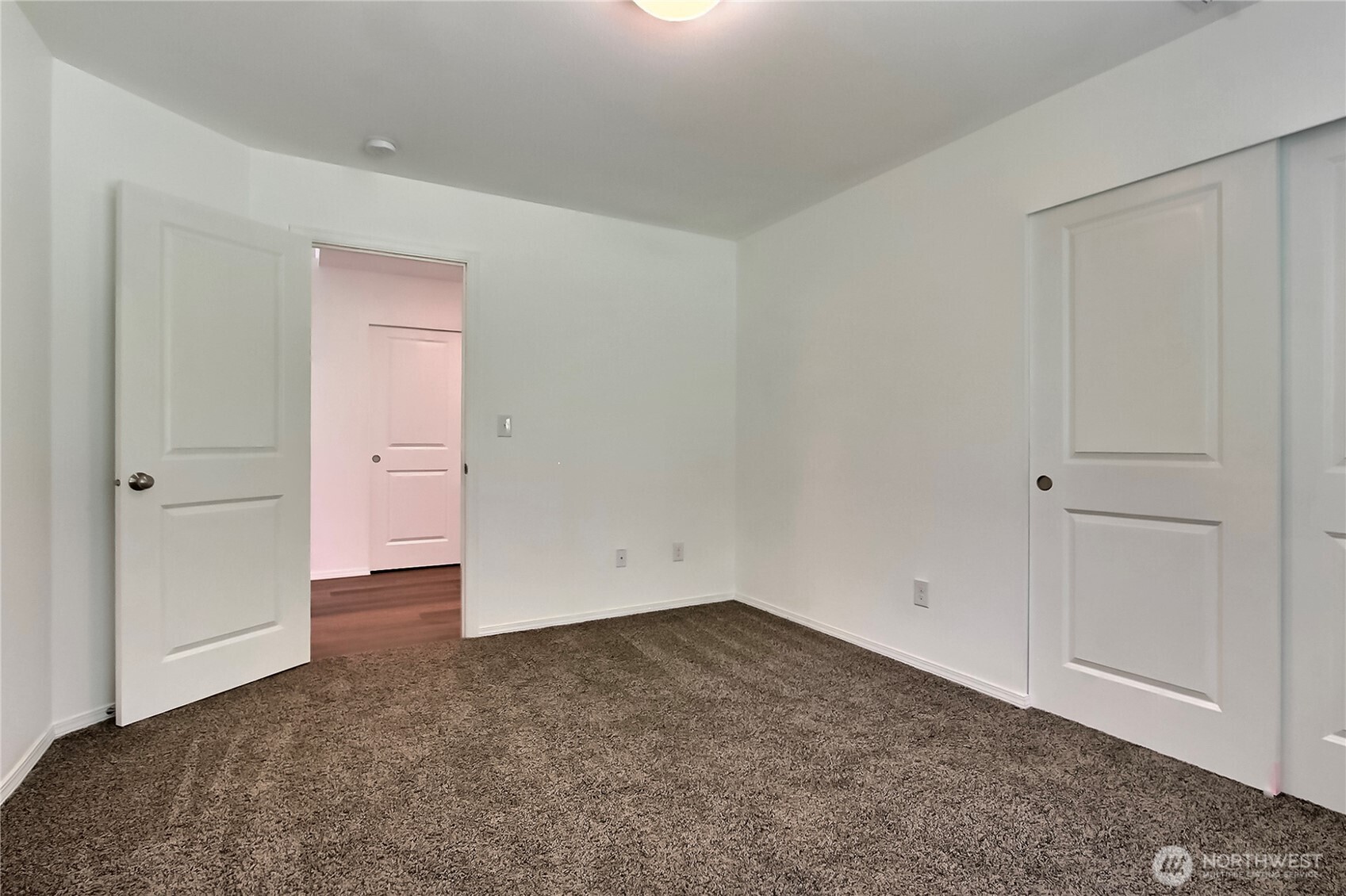 250 Hewitt Road 23 Property Photo 12