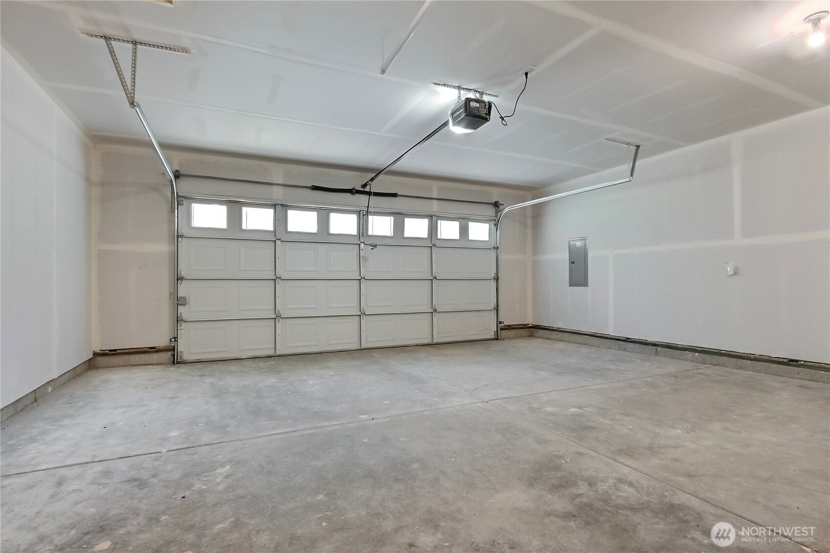 250 Hewitt Road 23 Property Photo 14