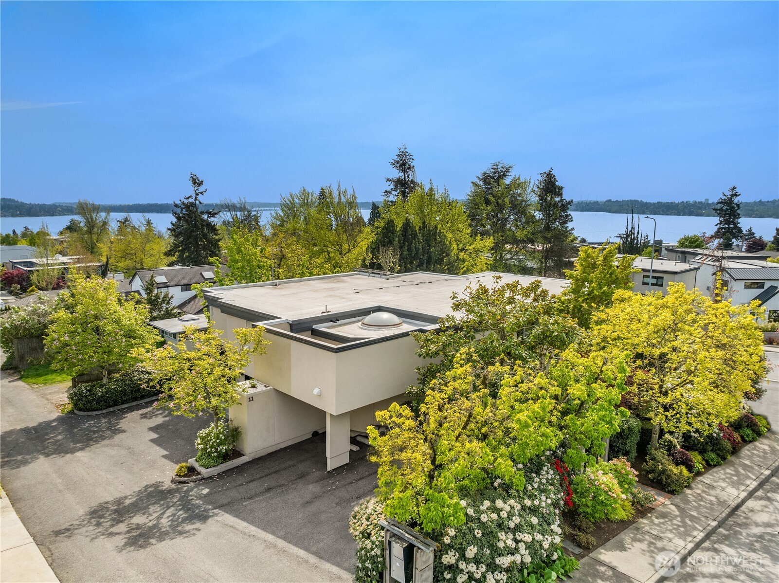 7 10th Avenue Property Photo 3