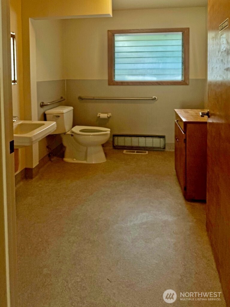 1920 State Avenue Property Photo 8