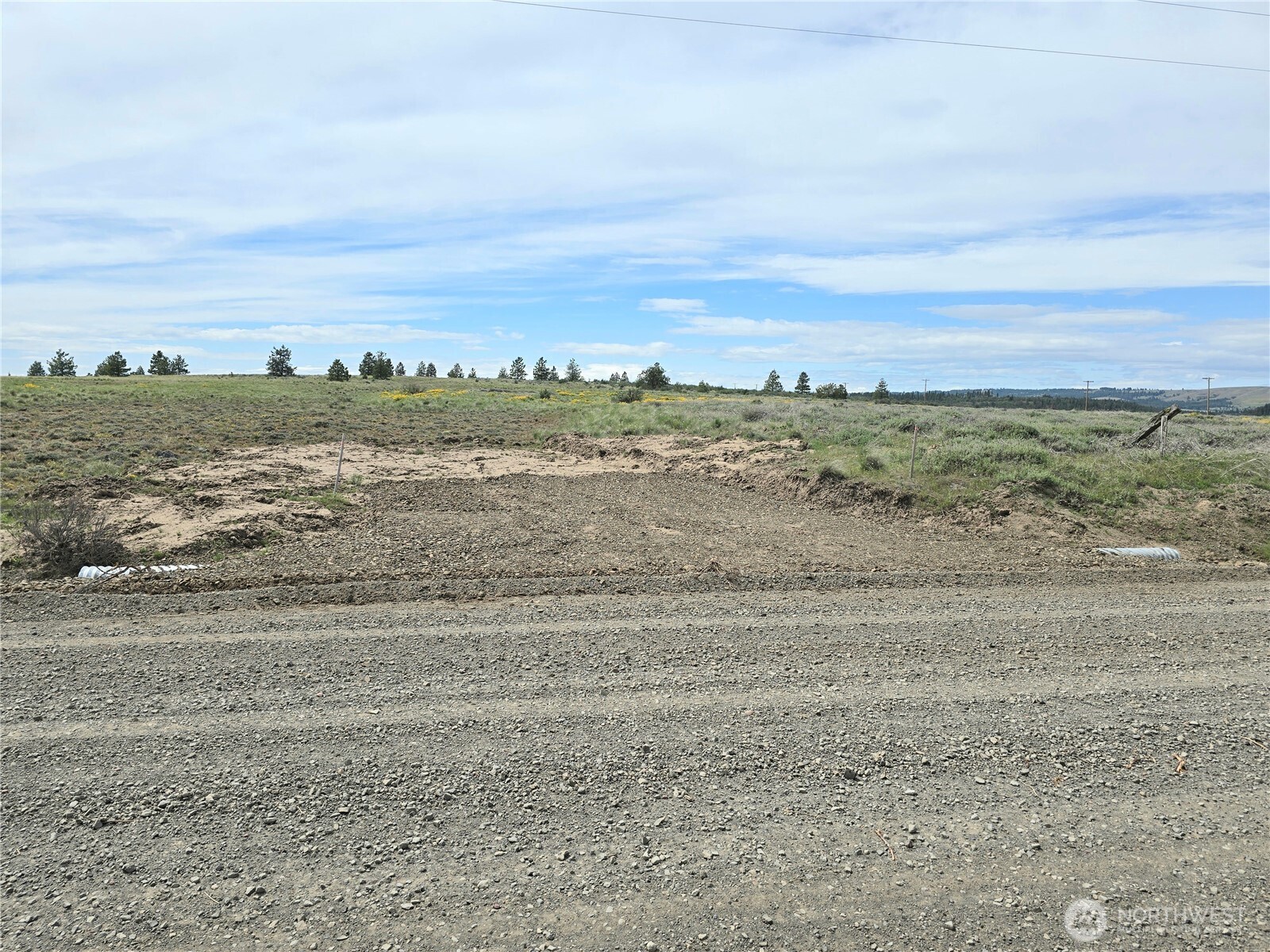 180 Middle Road Property Photo 1