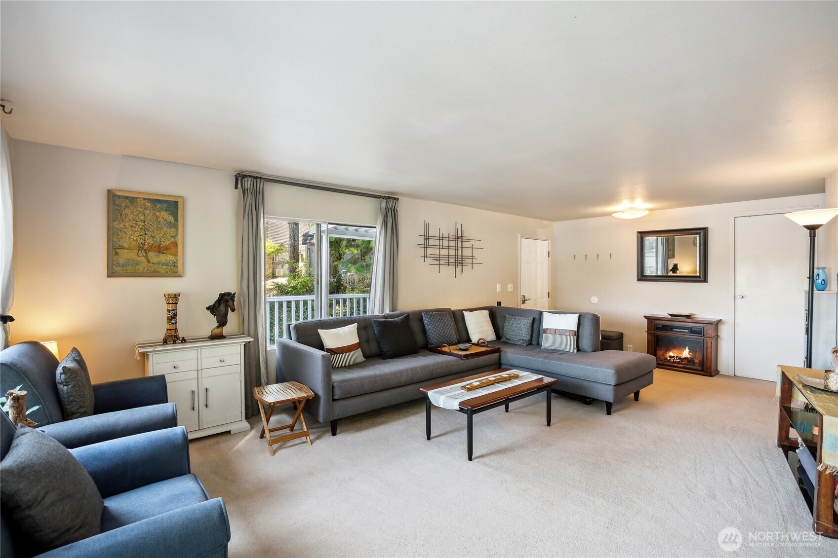 70 E Rustle Way Property Photo 8