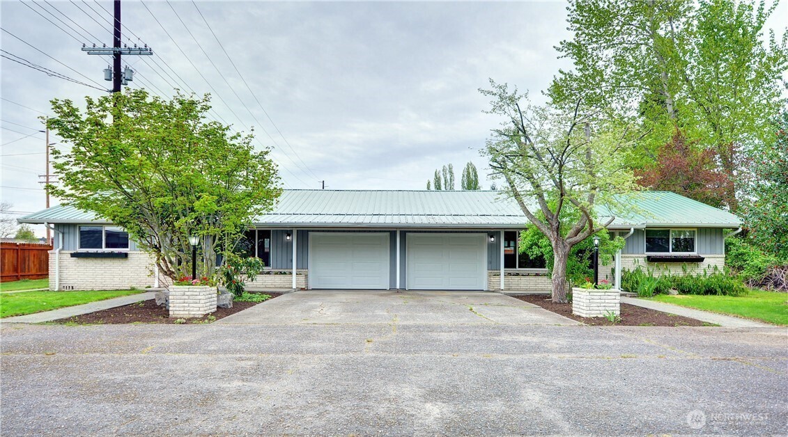 16327 Smokey Point Blvd 1 & 2 Property Photo 1