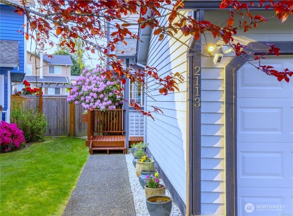 2113 186th Place Property Photo 3
