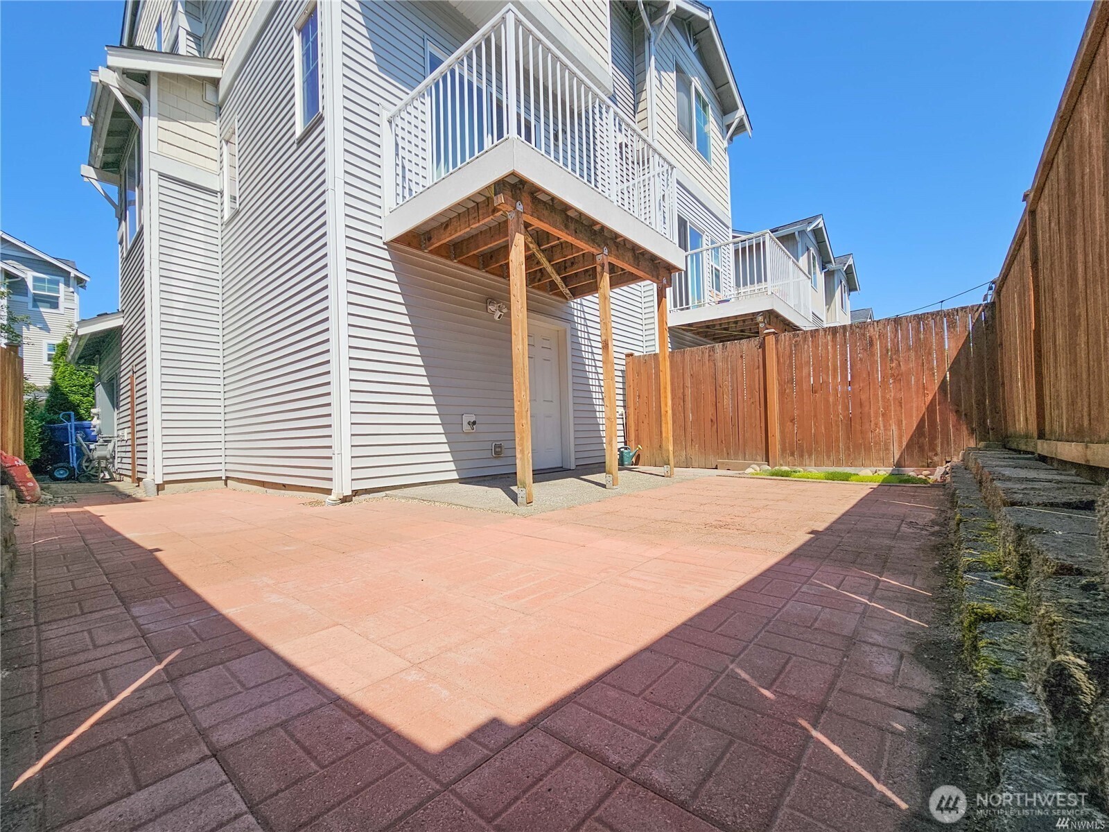 332 126th Place B Property Photo 2