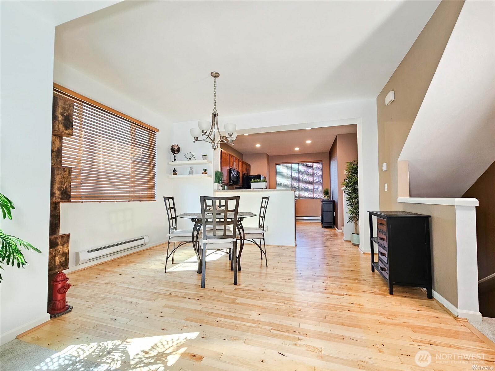 332 126th Place B Property Photo 3