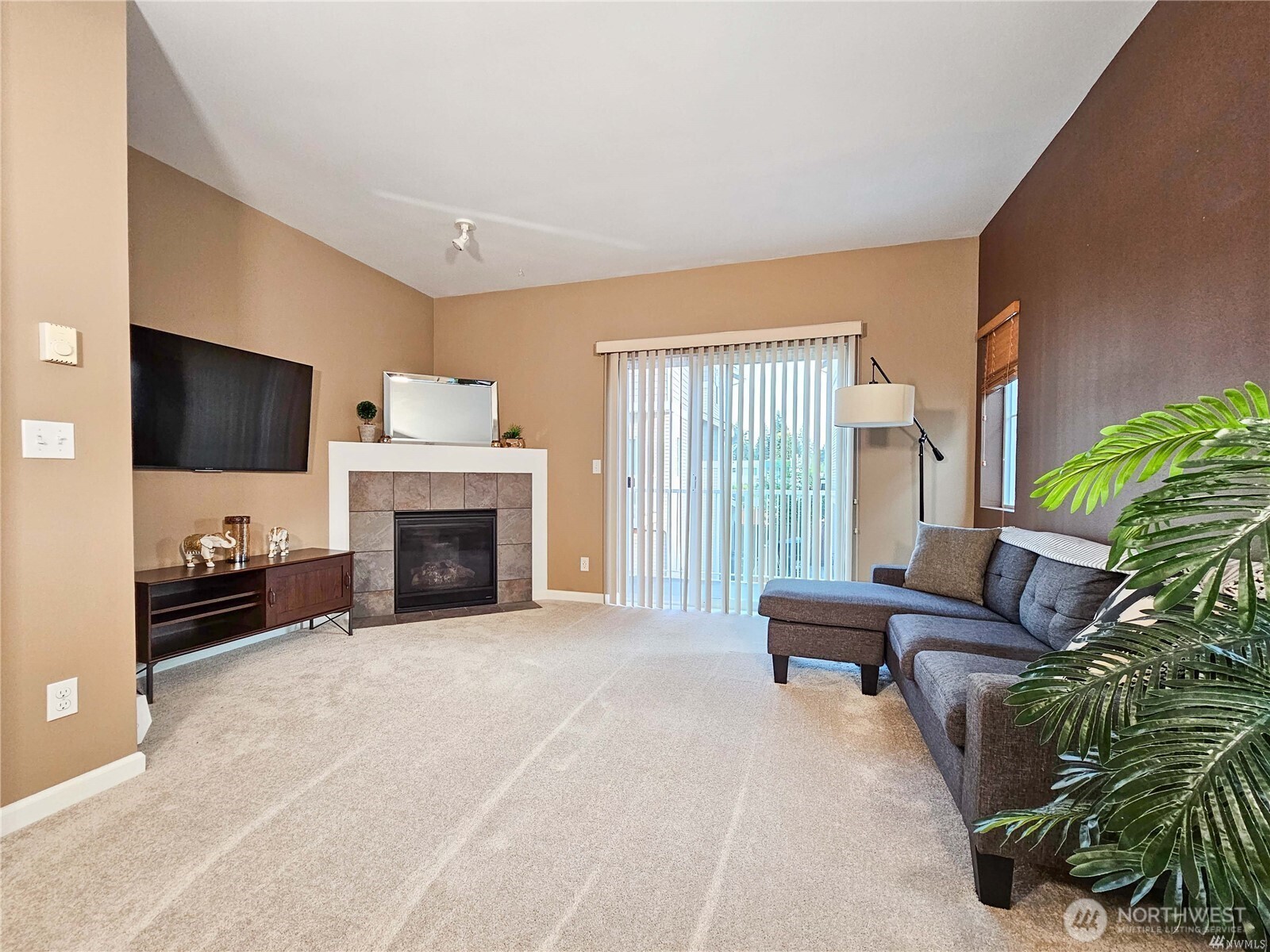 332 126th Place B Property Photo 7