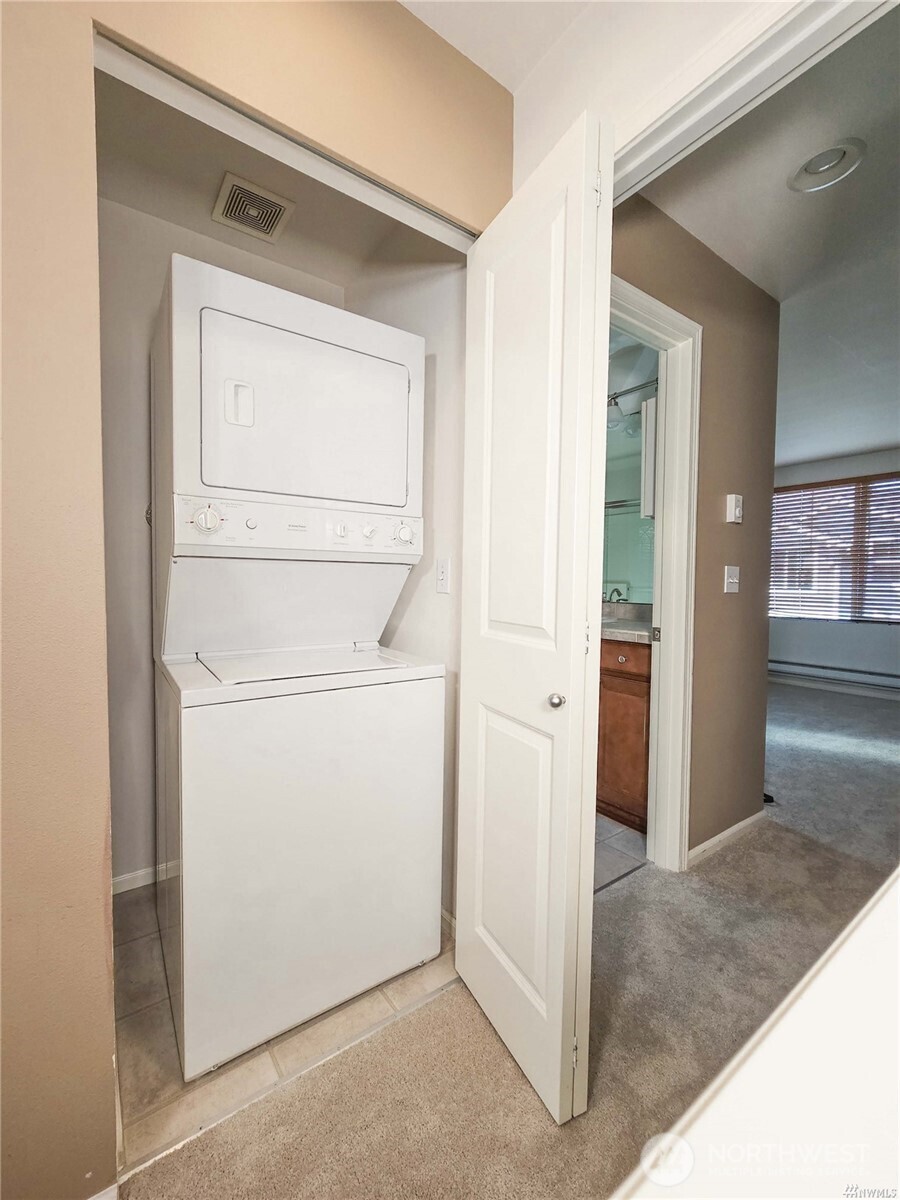 332 126th Place B Property Photo 11