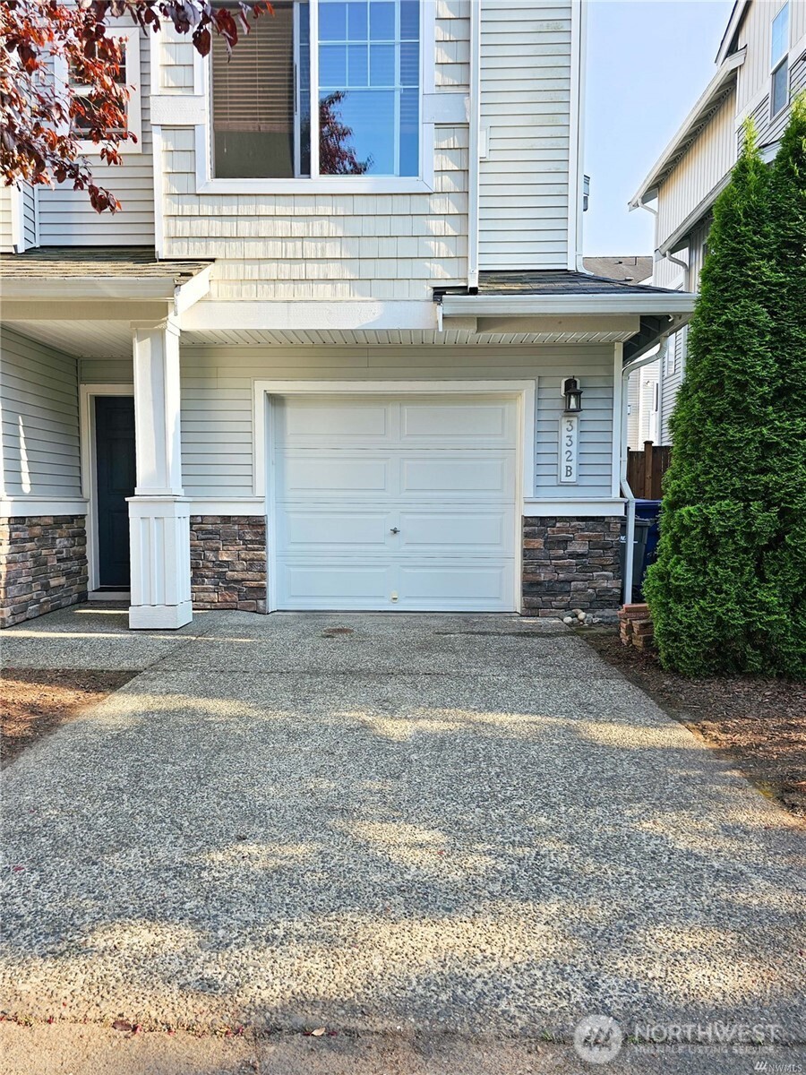 332 126th Place B Property Photo 17