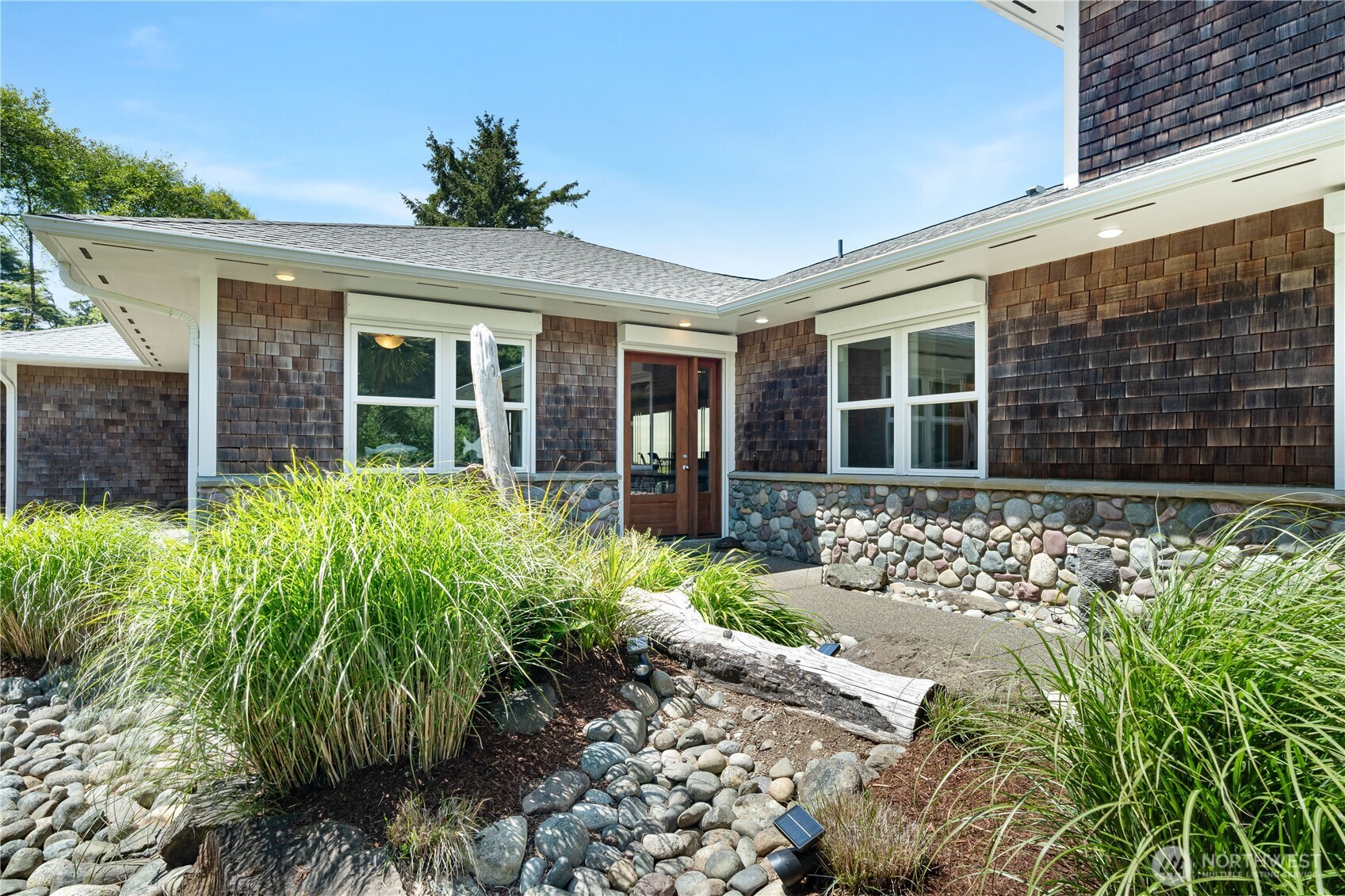 6 Diamond Drive Property Photo 3