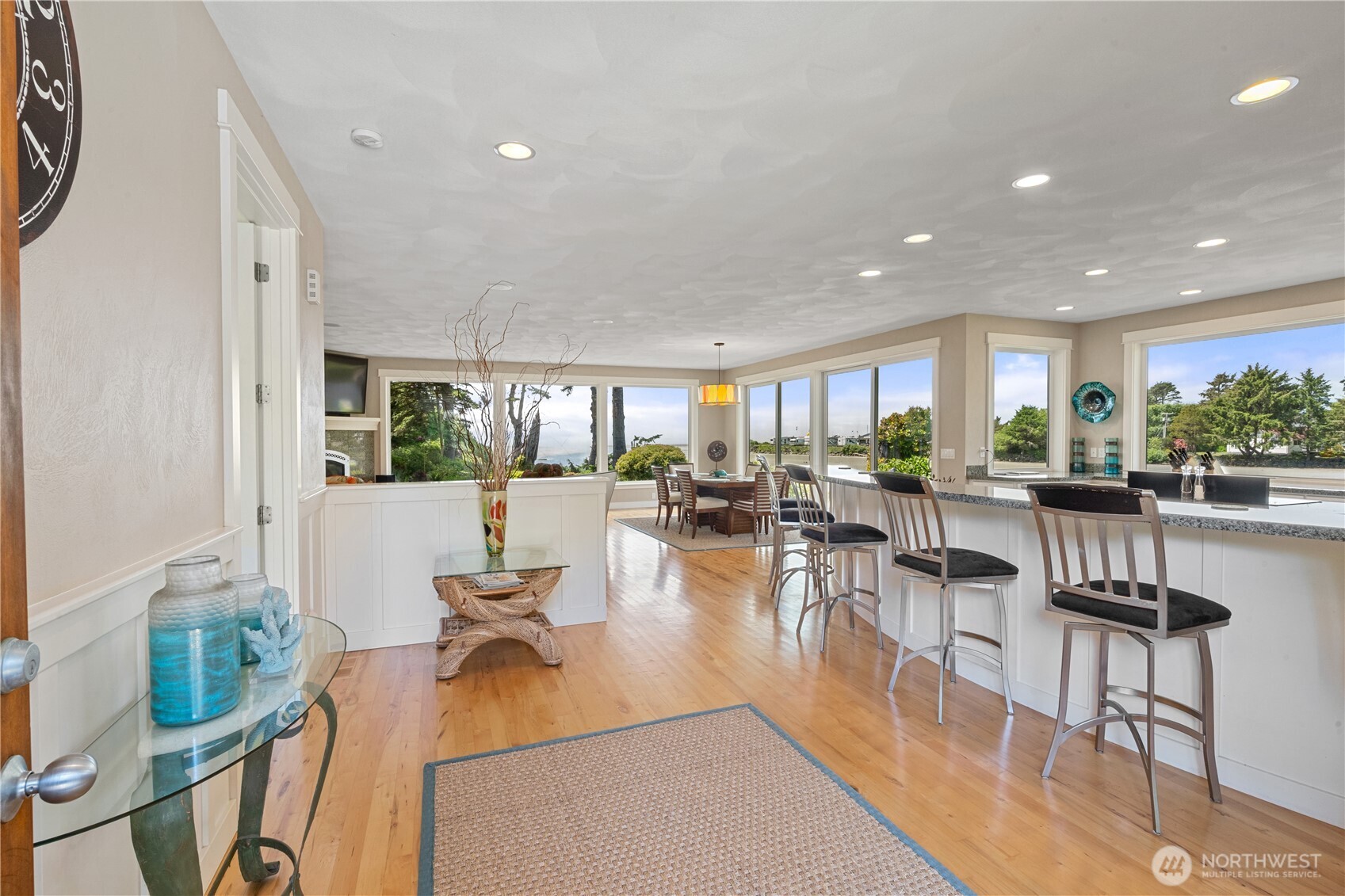 6 Diamond Drive Property Photo 4