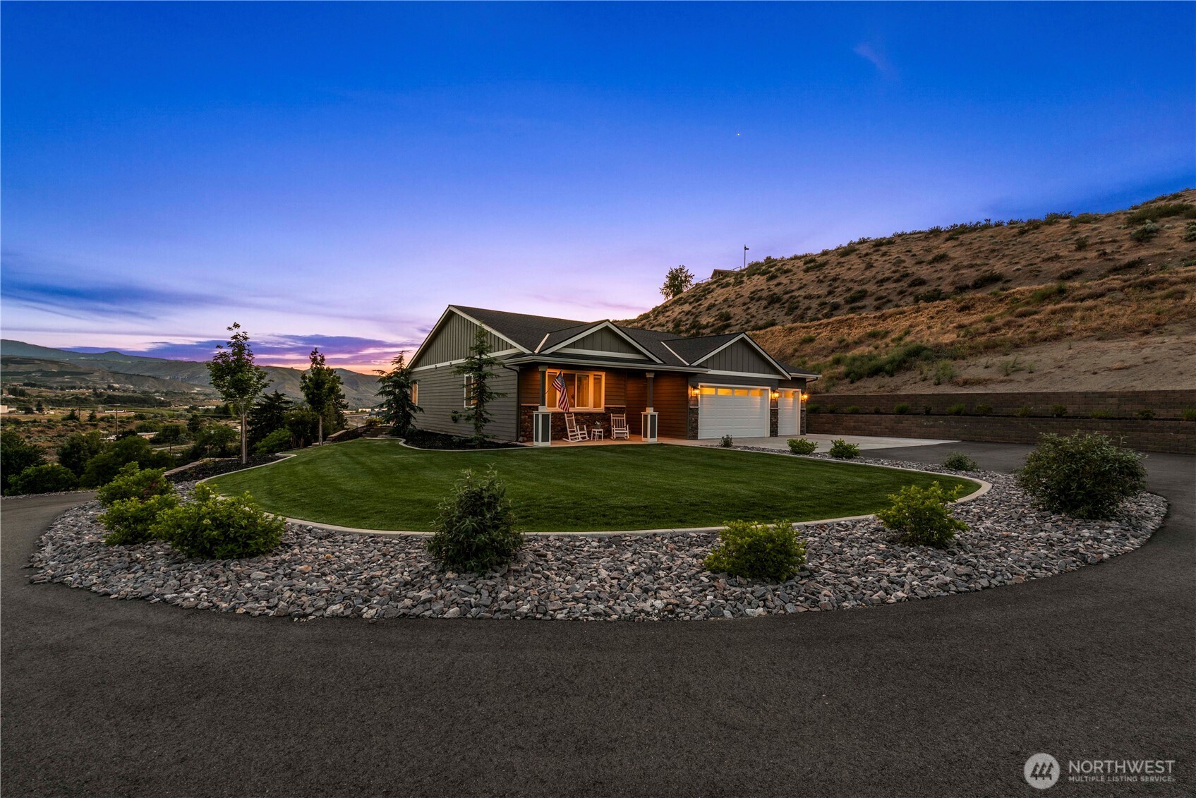 4535 SE Colockum View Drive Property Photo 1