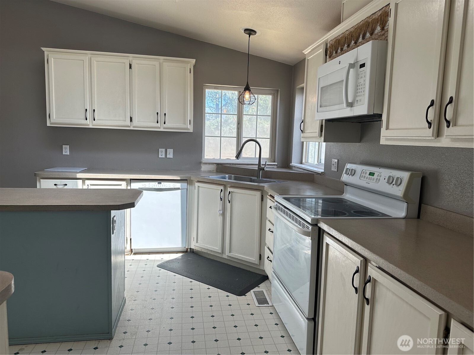 11137 Nw Dodson Road Property Photo 7