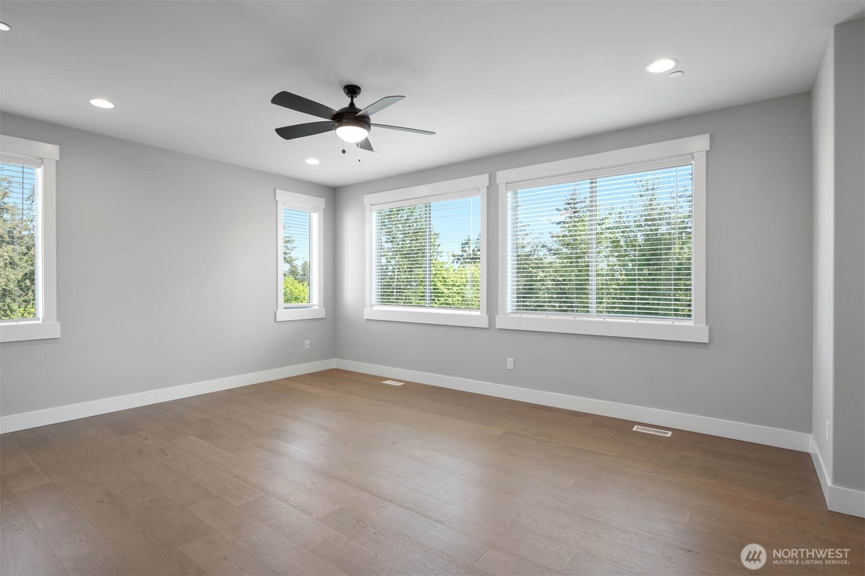 9501 38th Street Property Photo 11