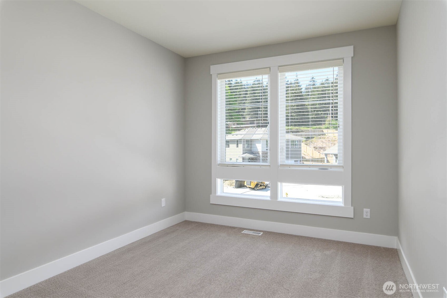 9501 38th Street Property Photo 15