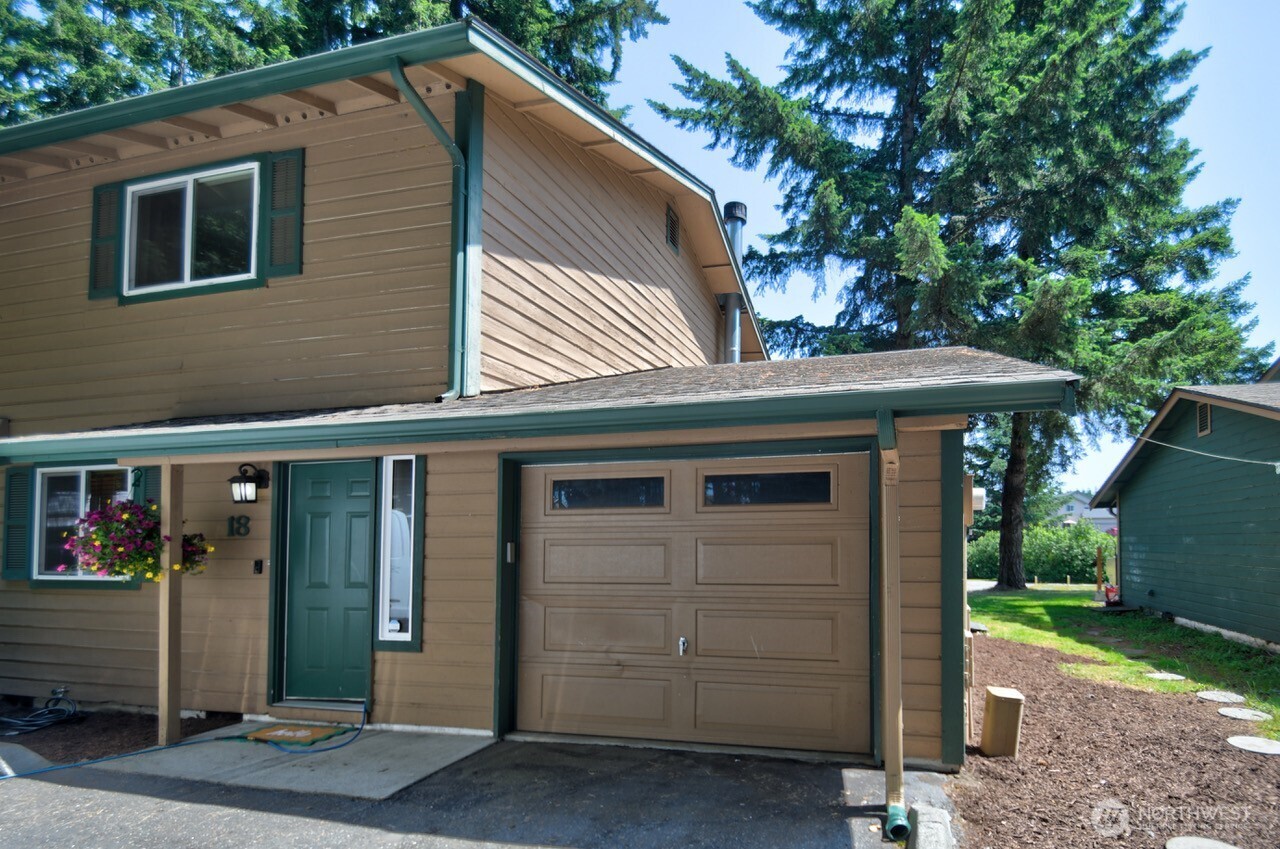 3217 Yelm Highway 18 Property Photo 1