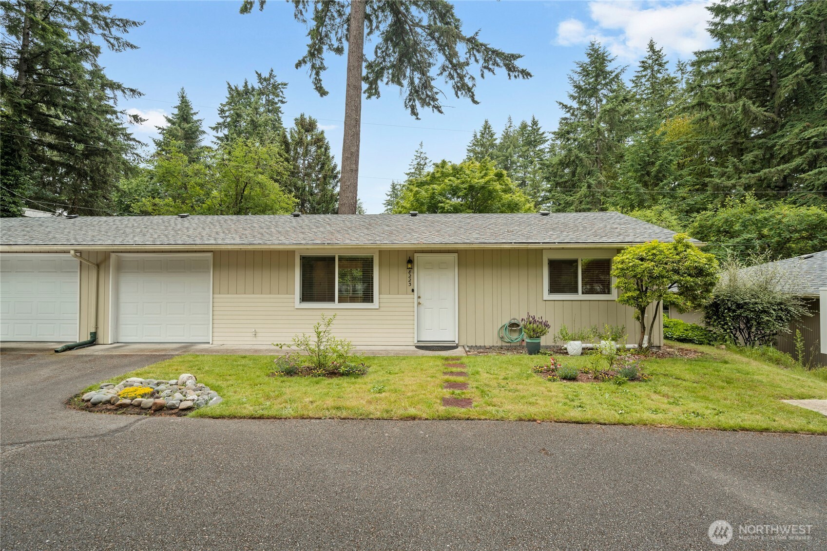 8223 Paine Street Property Photo
